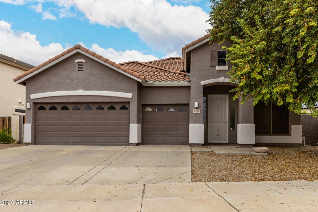 Photo of 8796 W Frier Drive, Glendale, AZ 85305 (MLS # 6962930)