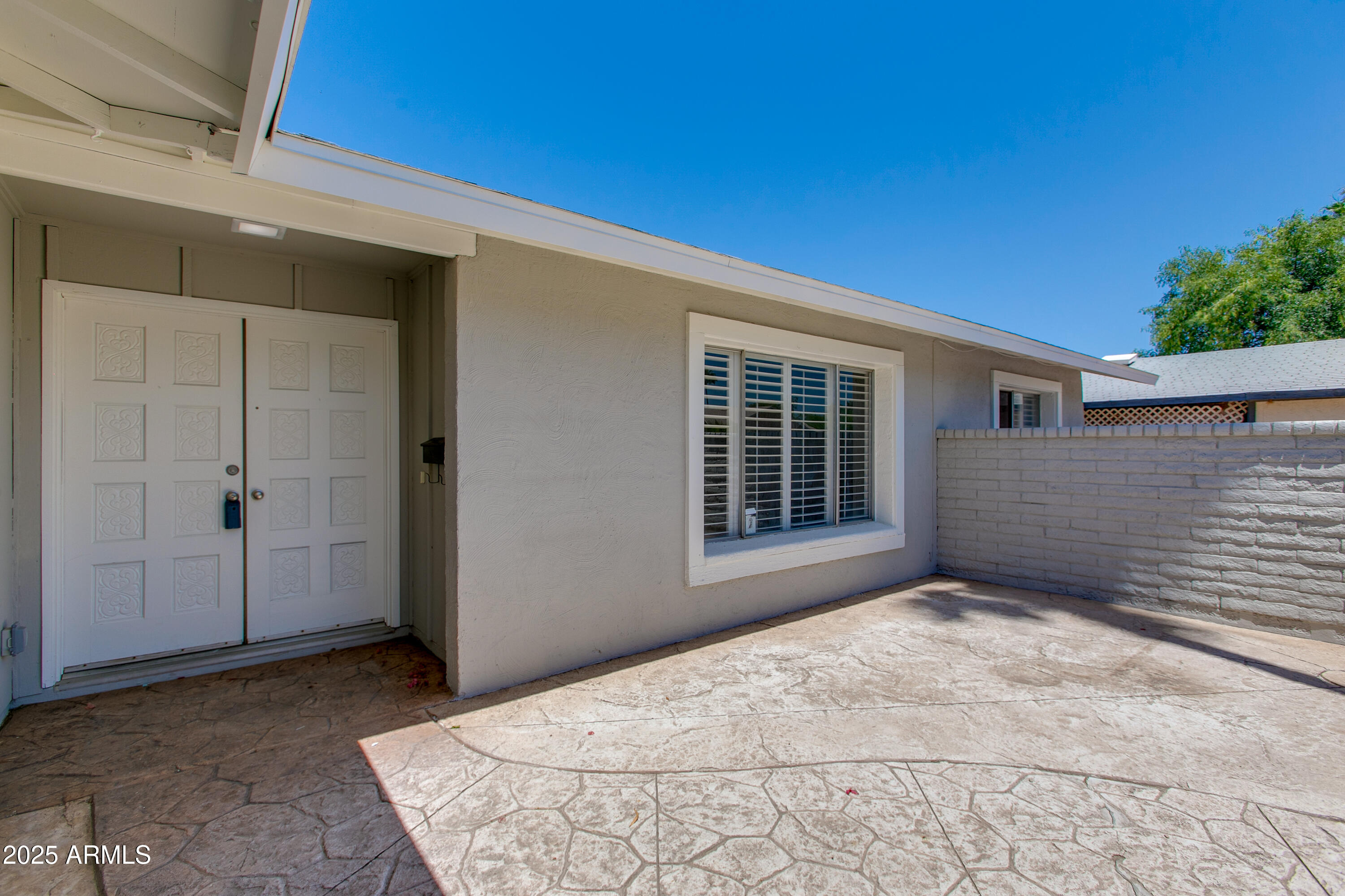 1206 E GREENWAY Drive