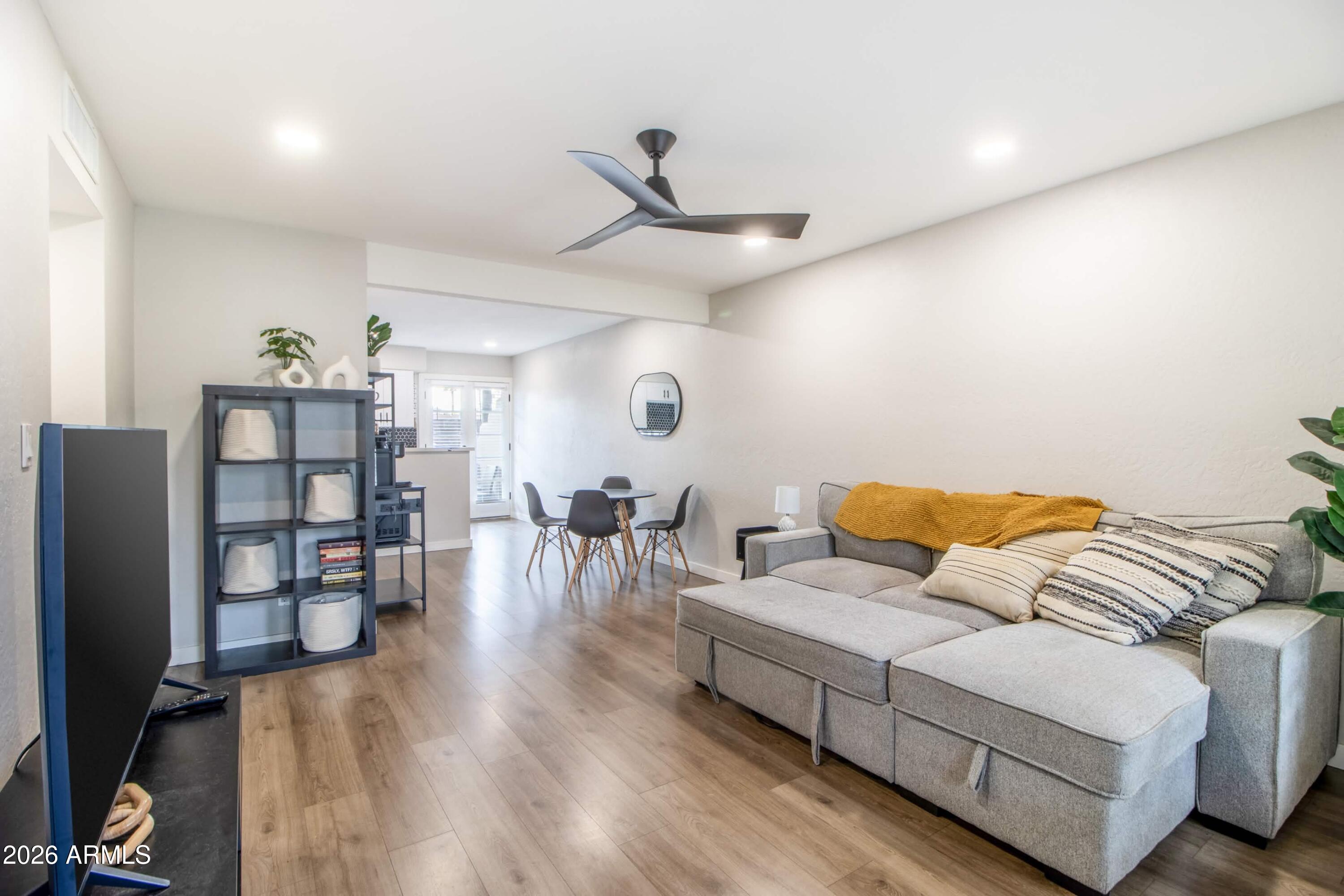 1449 E HIGHLAND Avenue 25