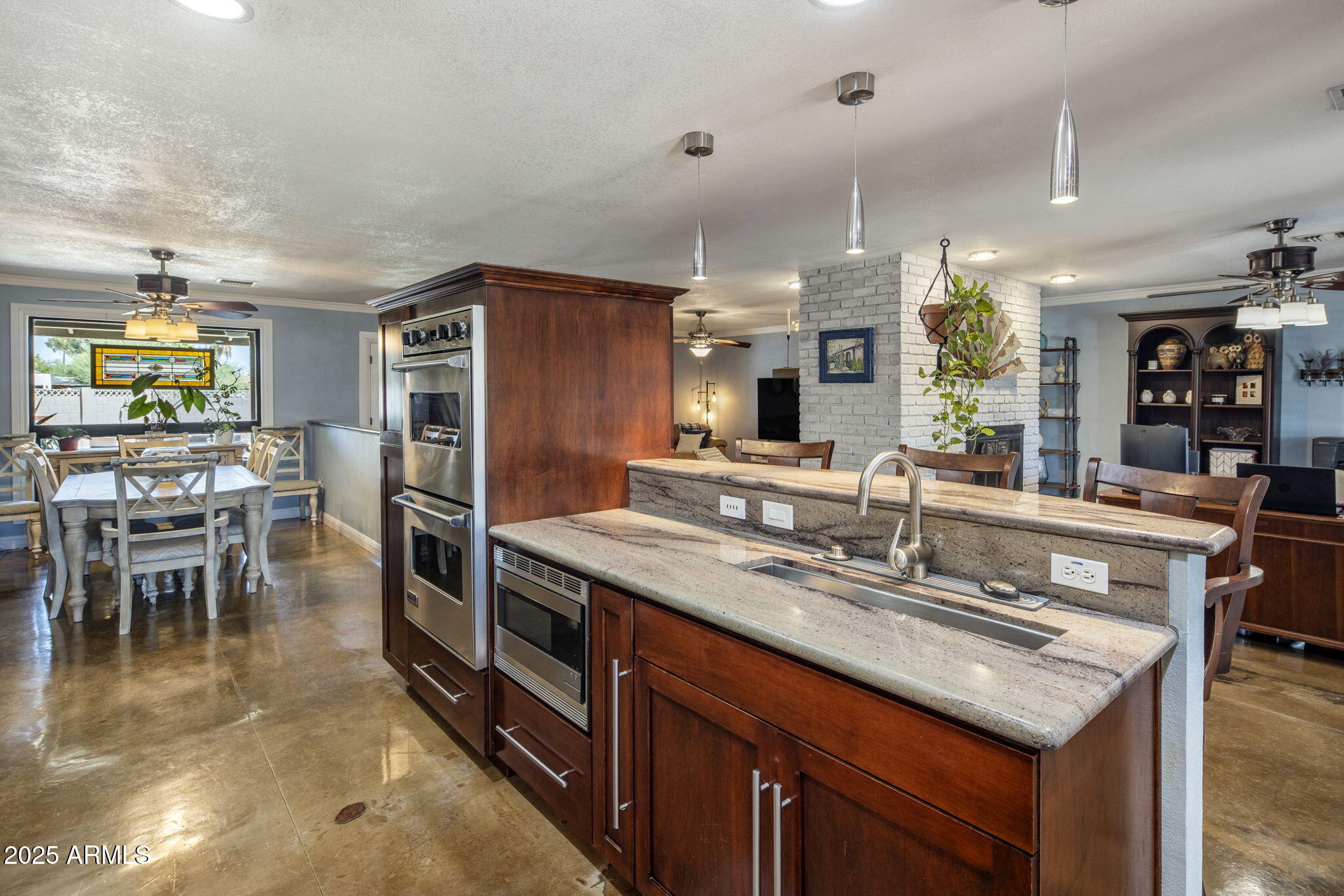 852 W CARIBBEAN Lane