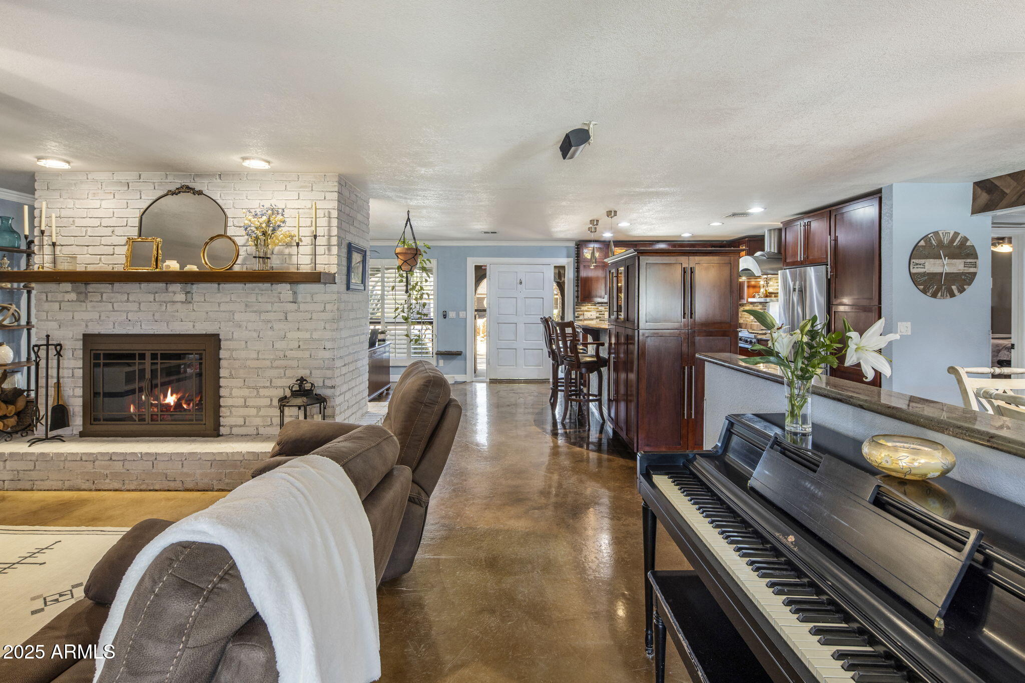 852 W CARIBBEAN Lane