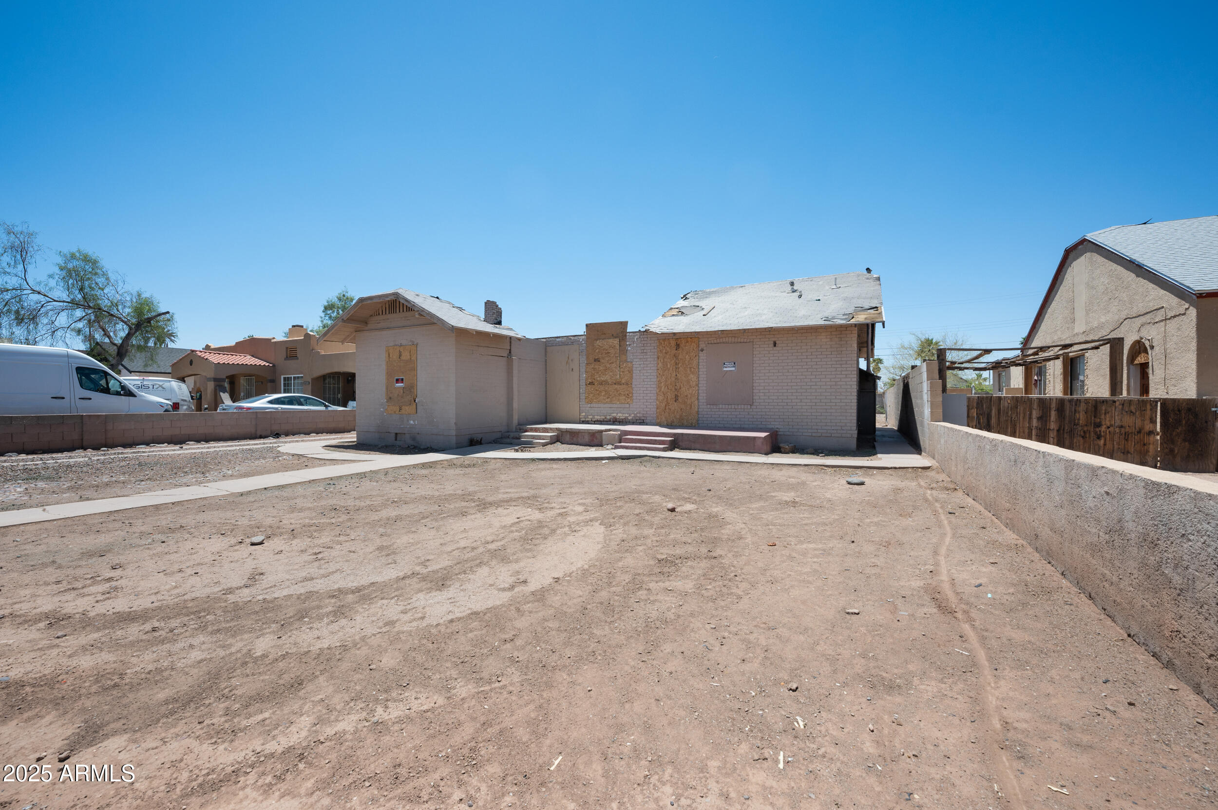 330 N 18TH Avenue FRNT