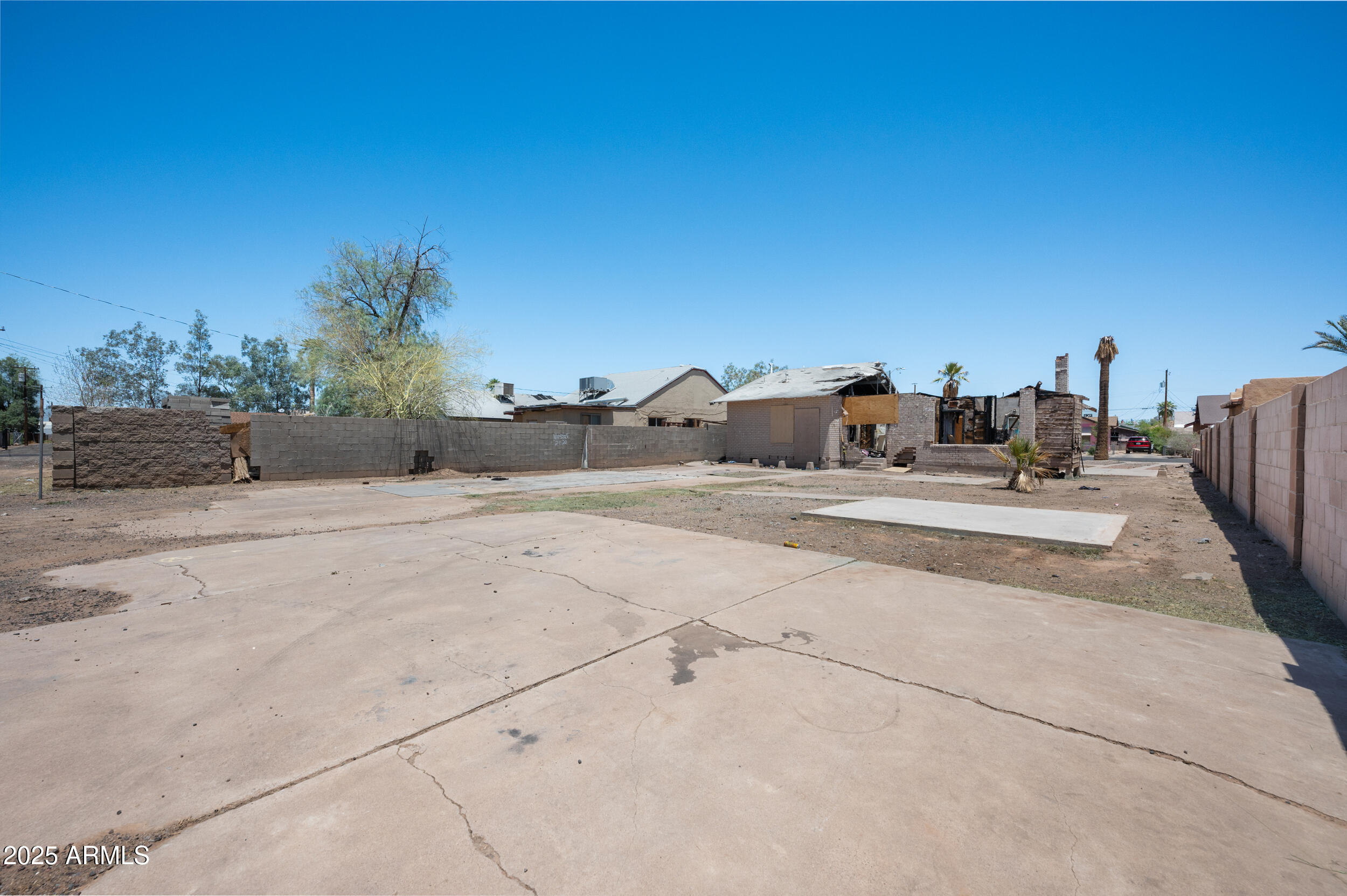 330 N 18TH Avenue FRNT