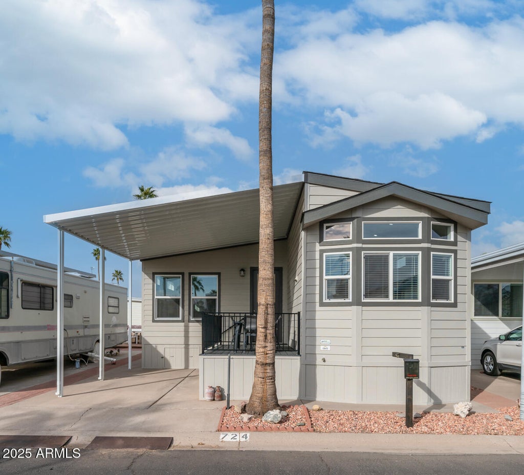 Photo of 724 Emerald Drive, Apache Junction, AZ 85119 (MLS # 7088142)