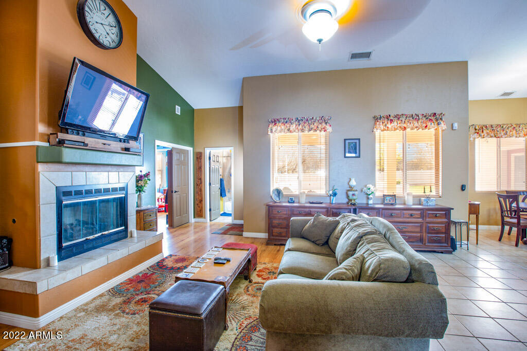 MOUNTAIN SHADOWS PHASE F - Residential