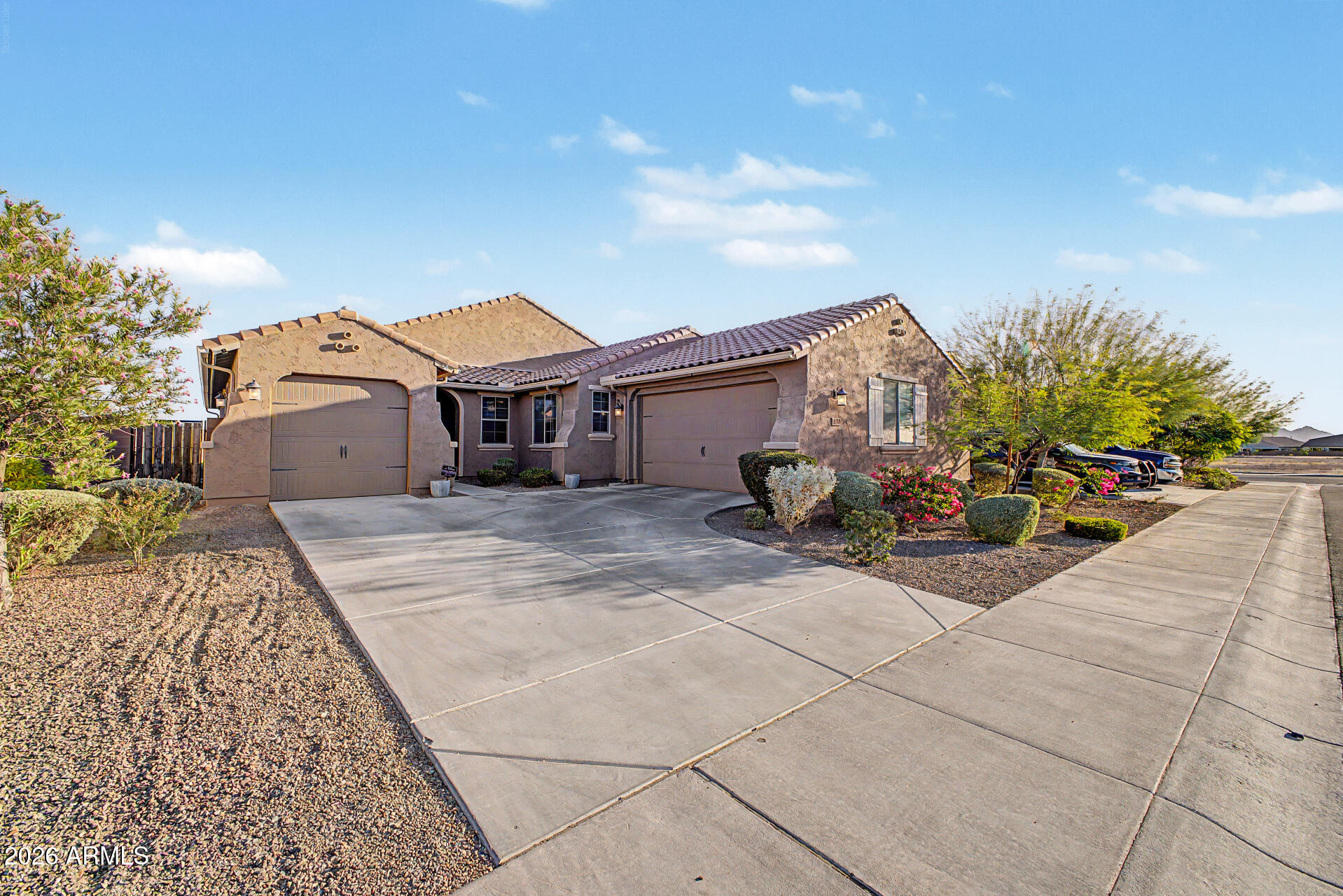 18399 W MOUNTAIN SKY Avenue
