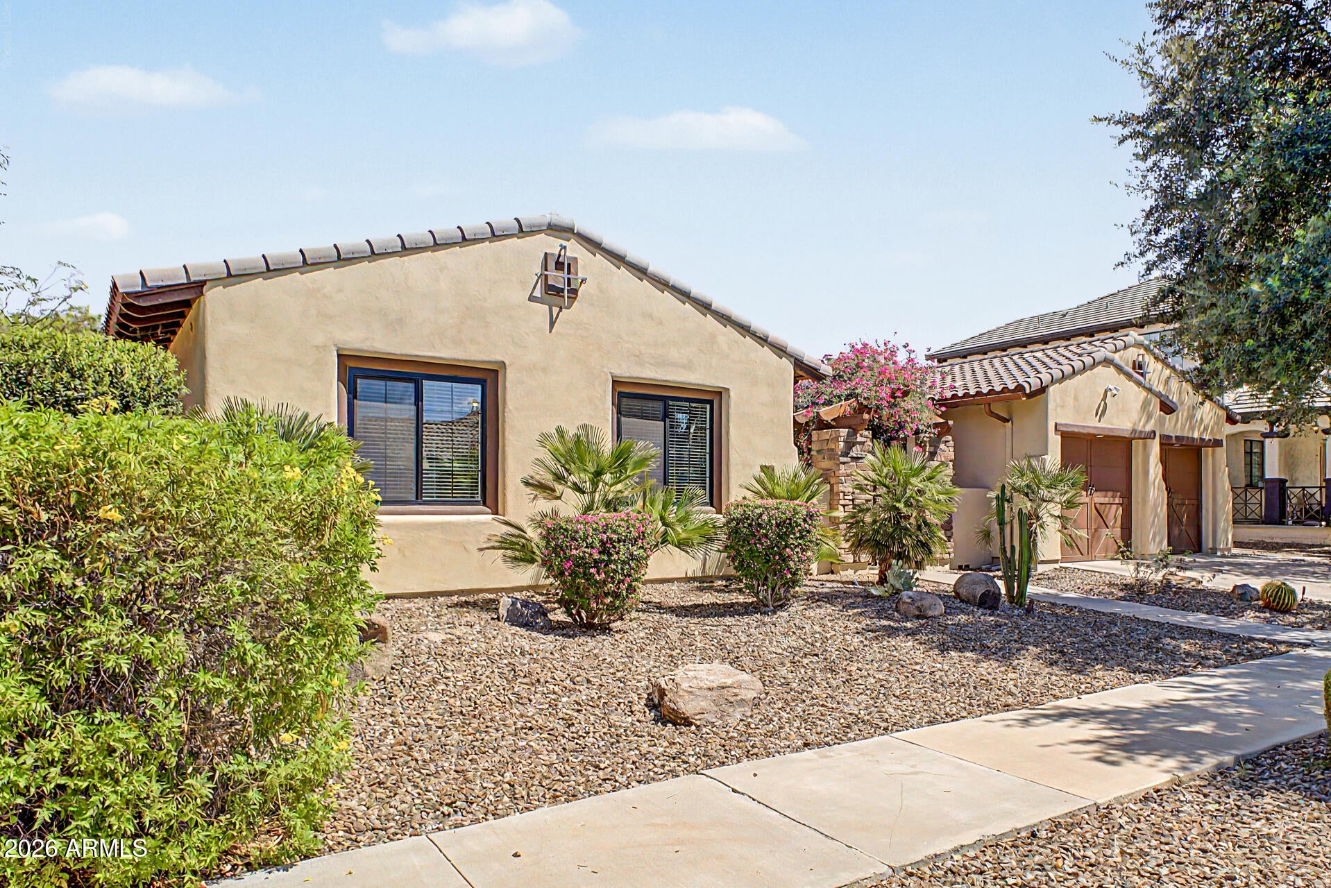 816 W Sycamore Court