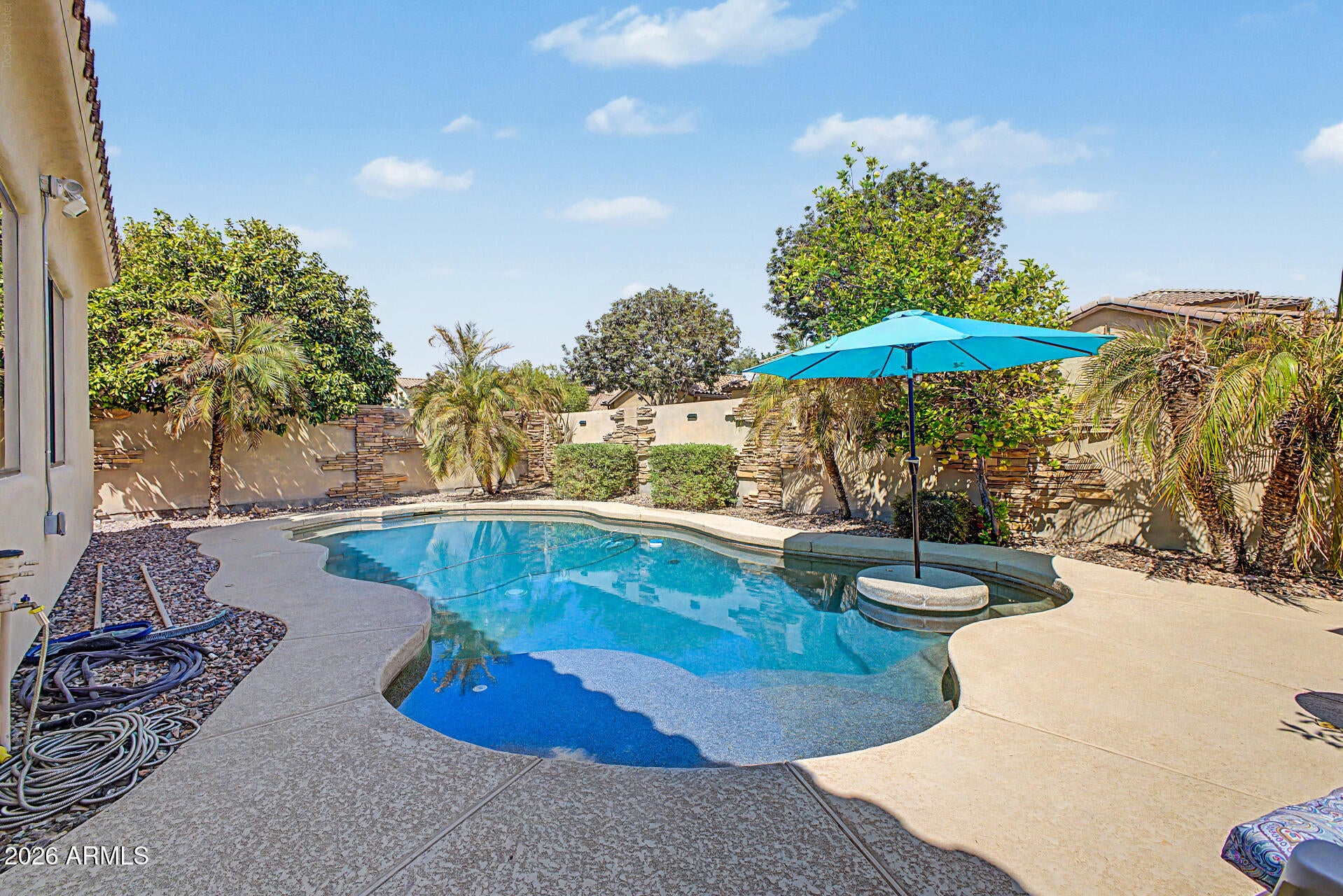 816 W Sycamore Court