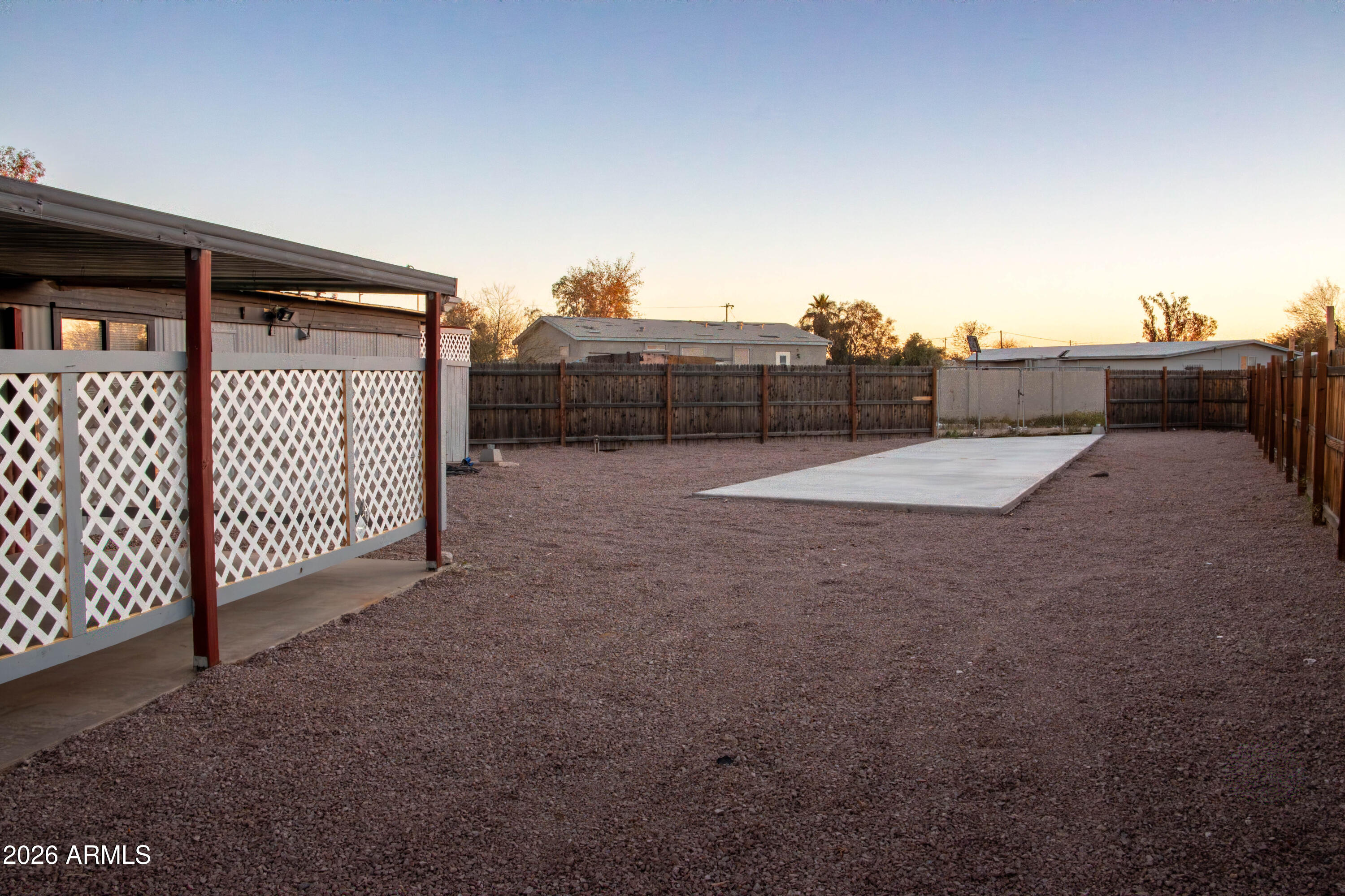 661 W SAGUARO Street