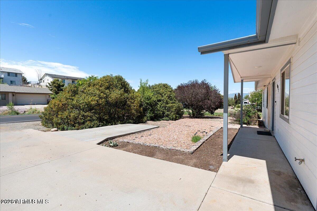 5291 N ROBERT Road