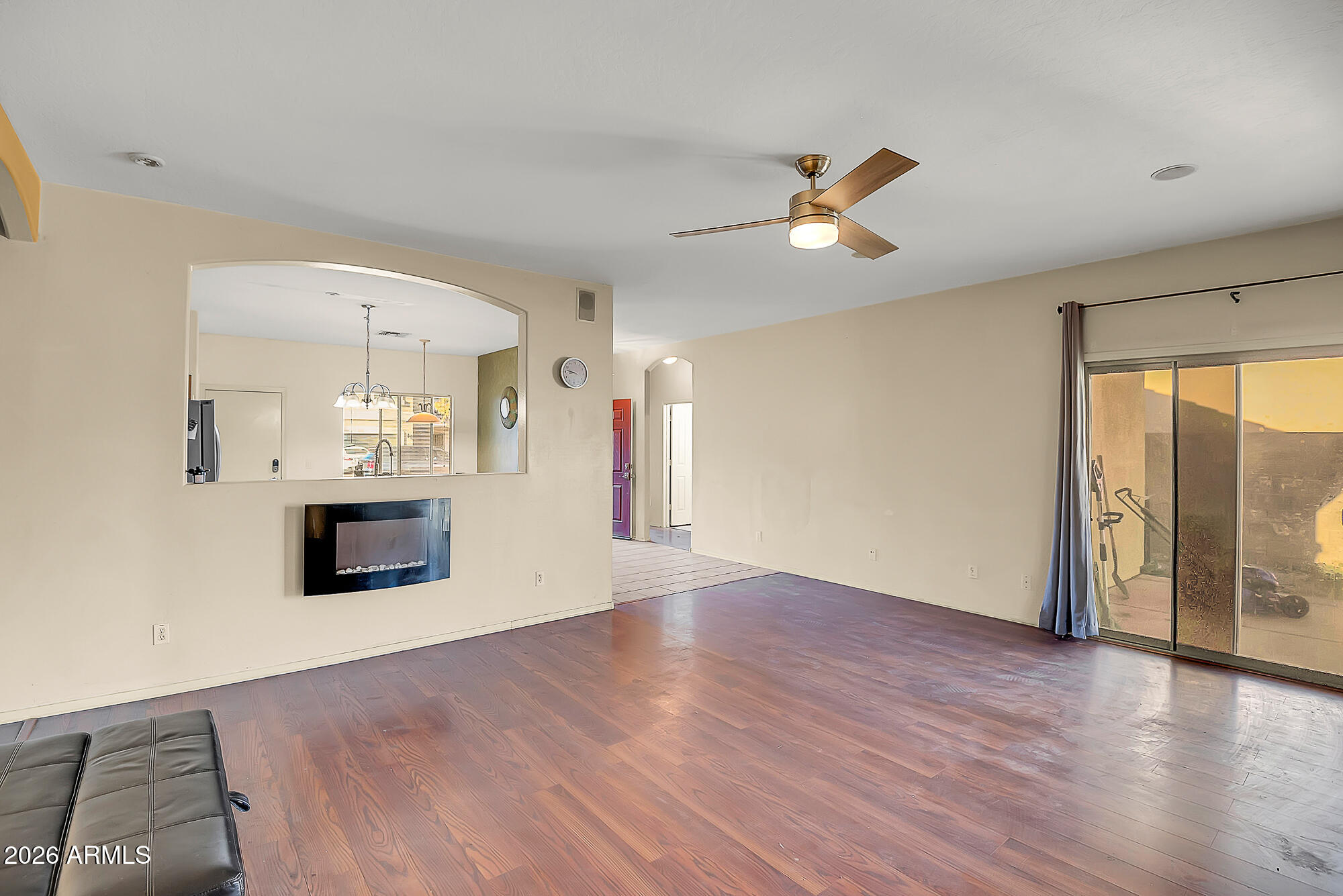 12109 W VALENTINE Avenue