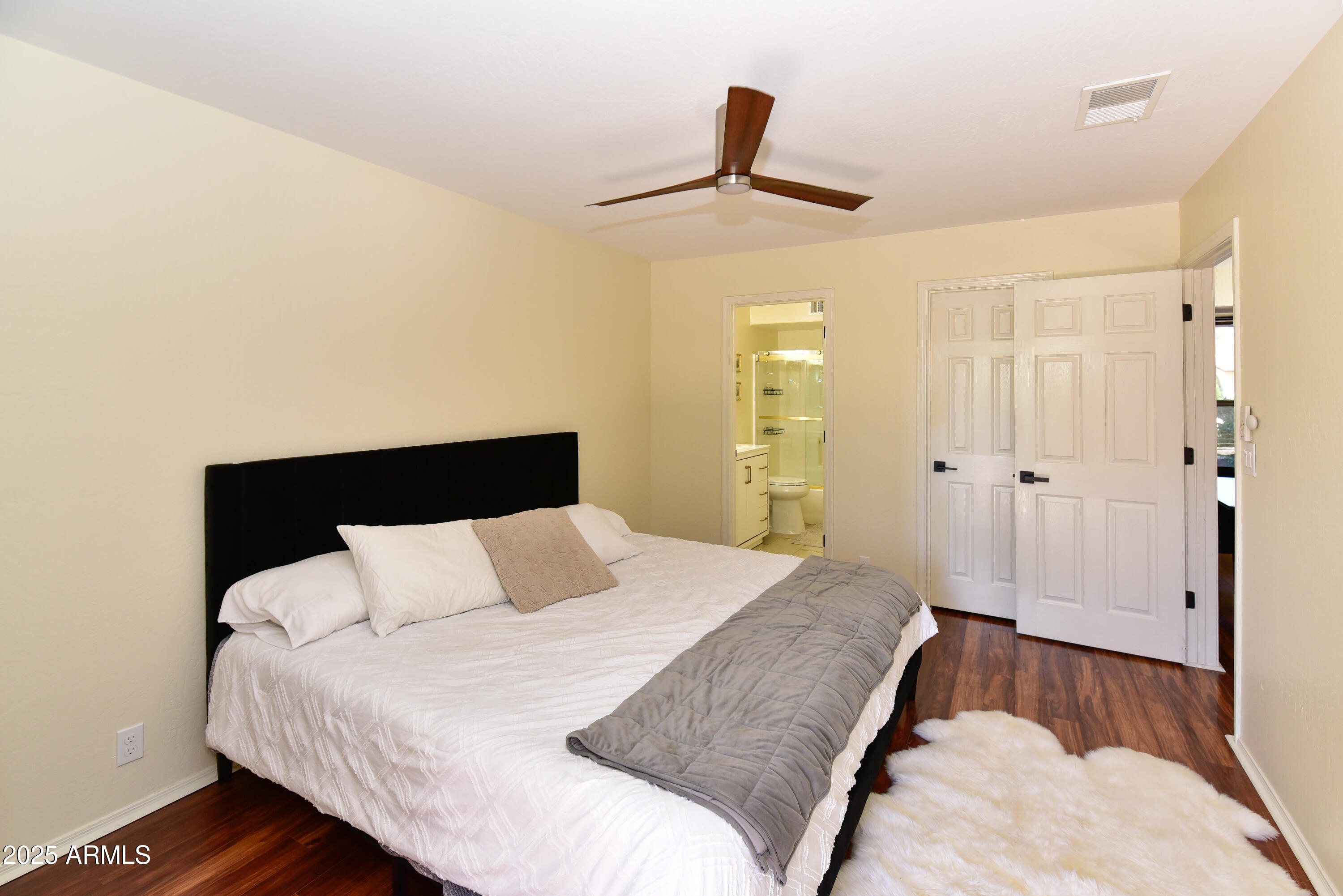 14910 N KINGS Way 105