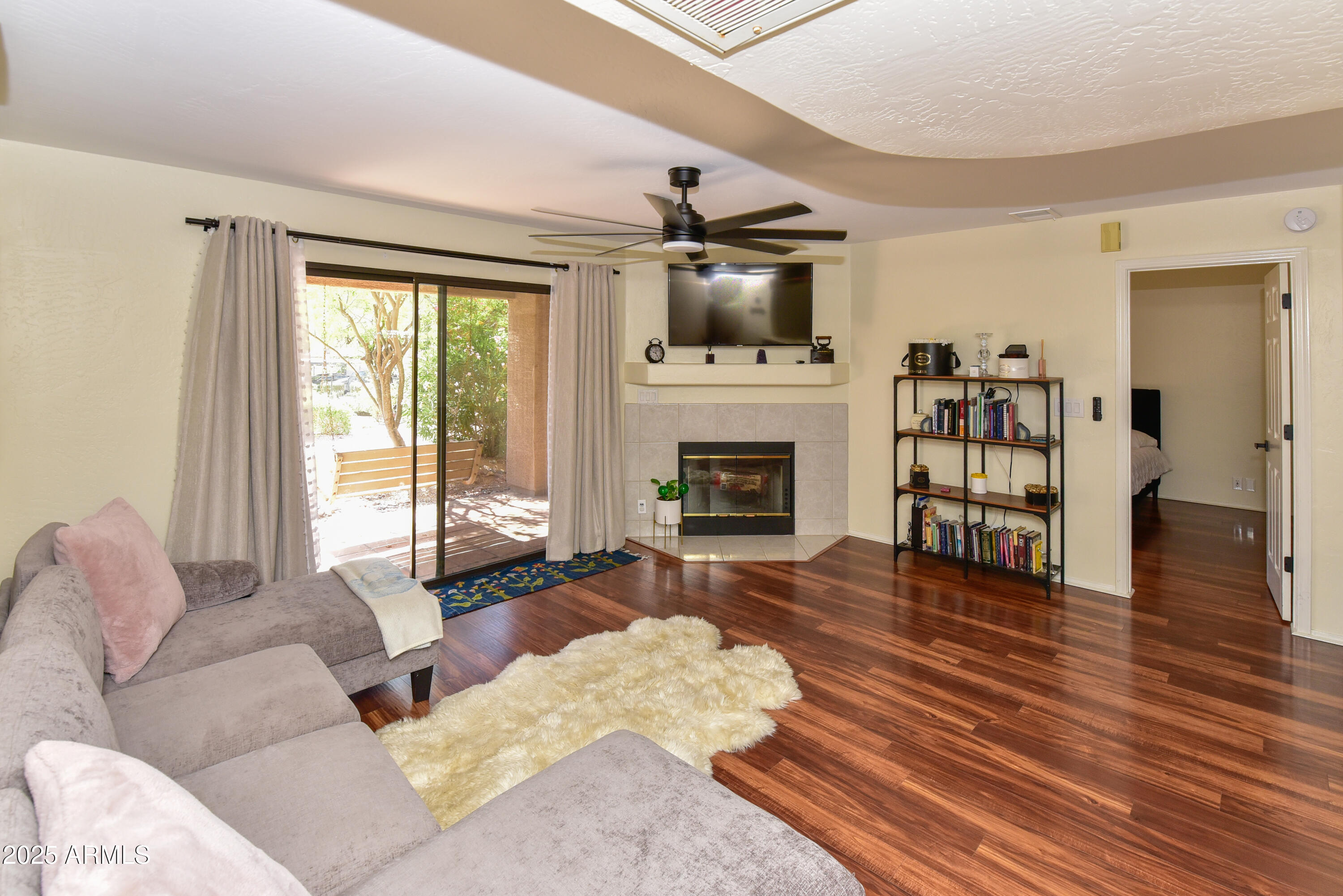 14910 N KINGS Way 105