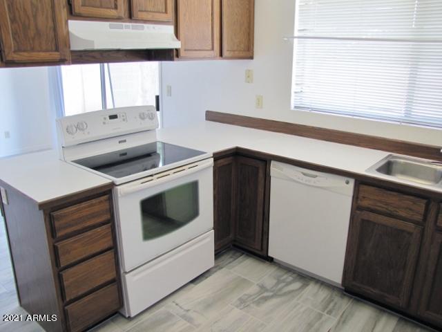 QUAIL HOLLOW - Residential Lease
