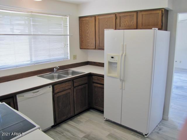 QUAIL HOLLOW - Residential Lease
