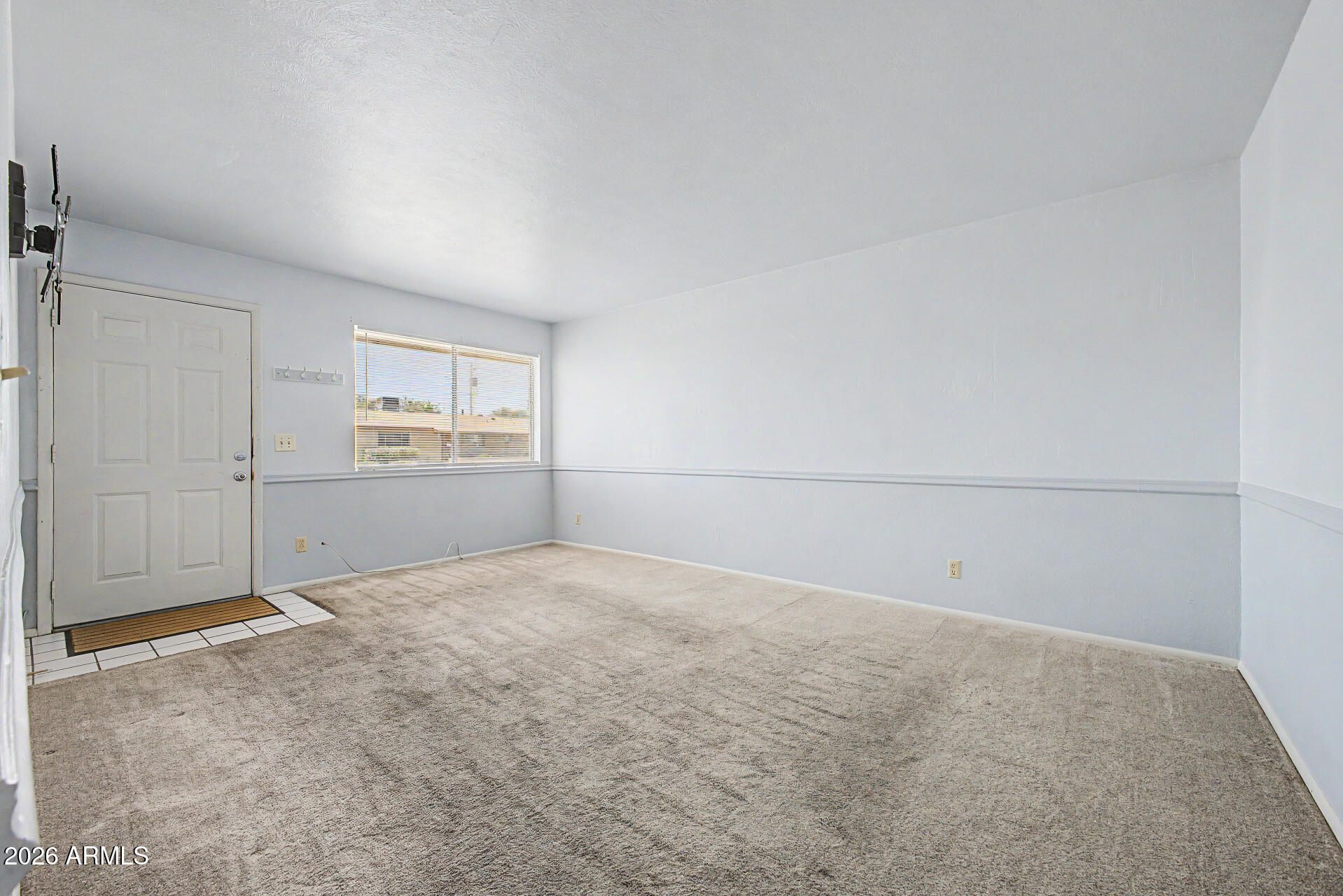 620 E VISTA DEL CERRO Drive