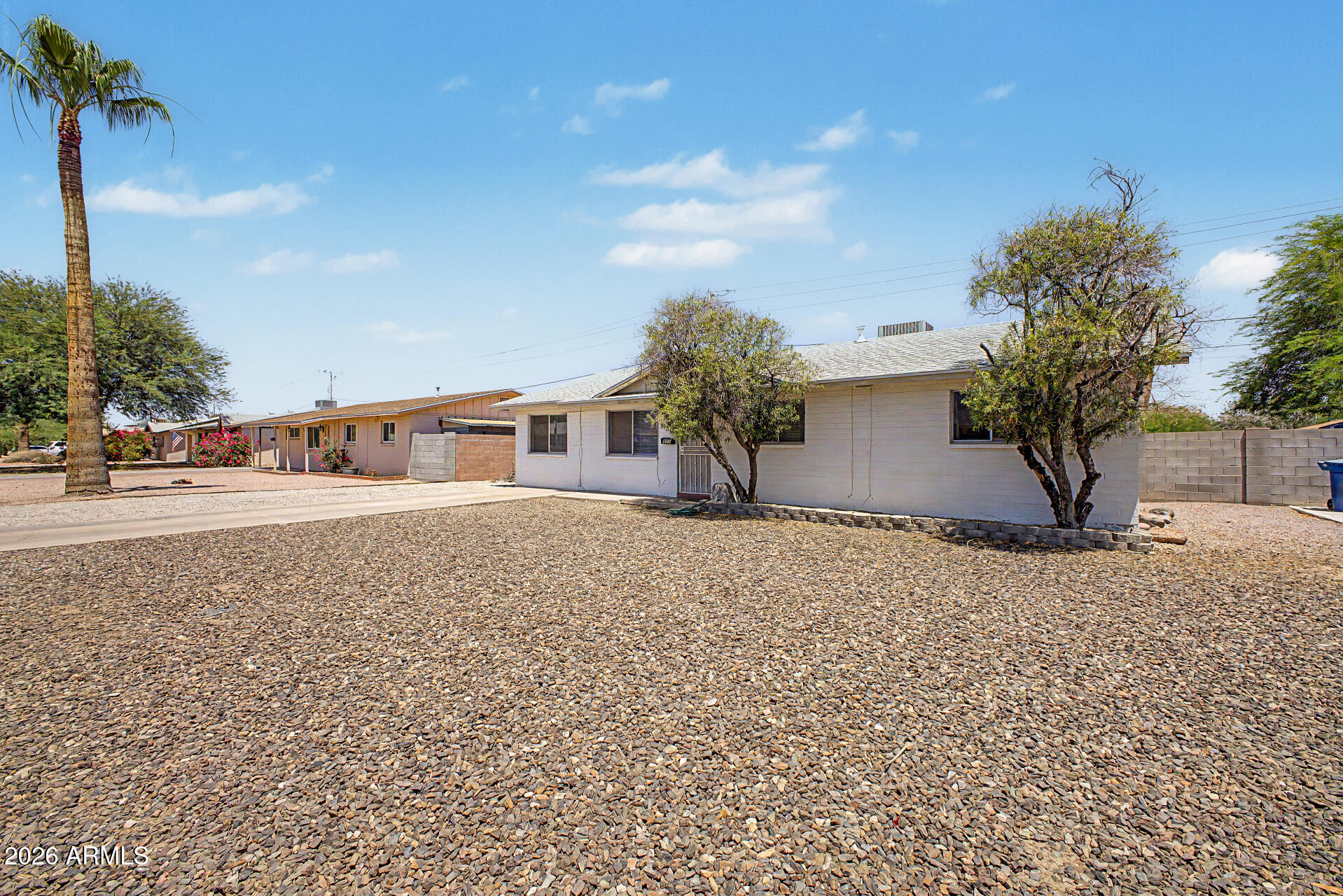 620 E VISTA DEL CERRO Drive