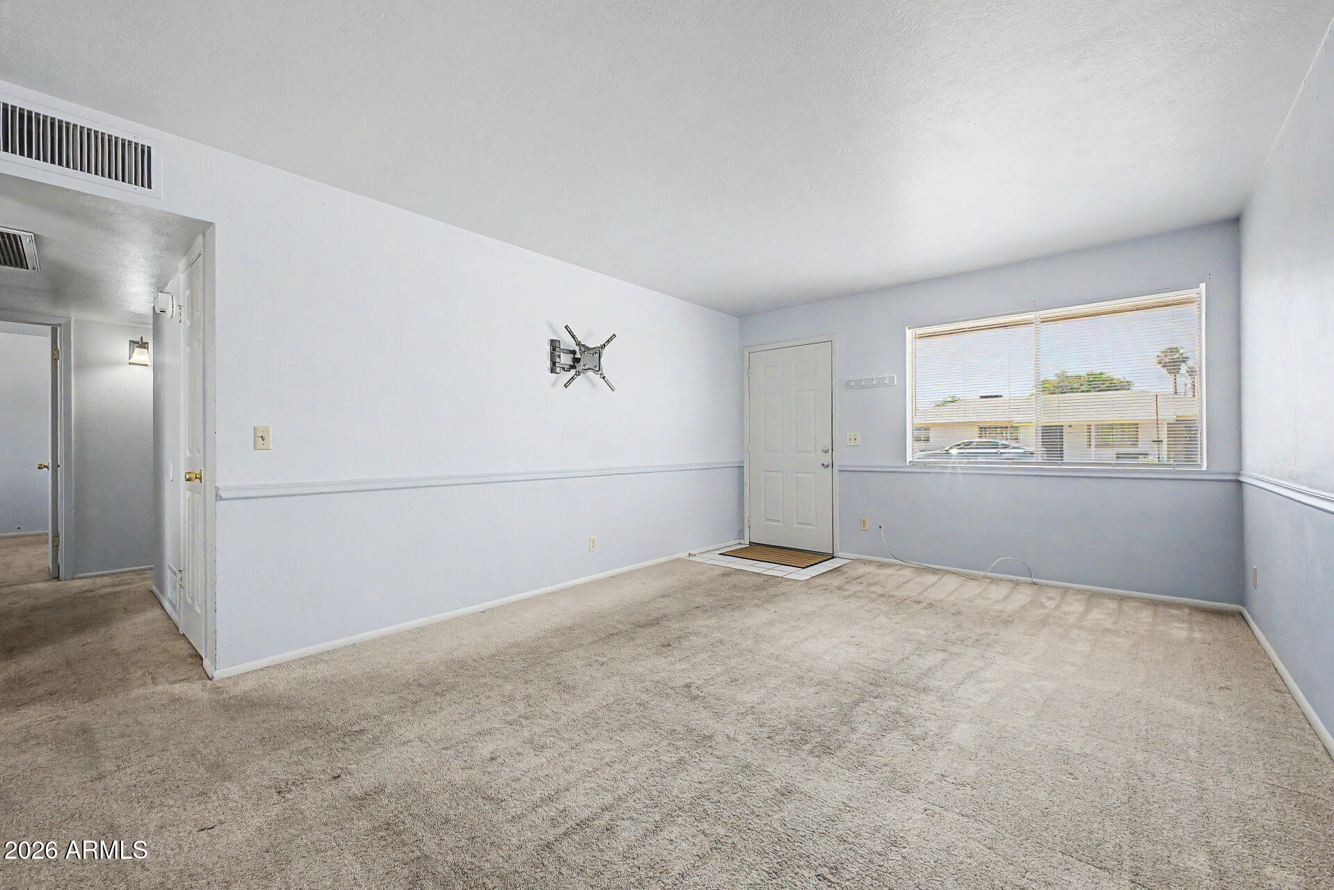 620 E VISTA DEL CERRO Drive