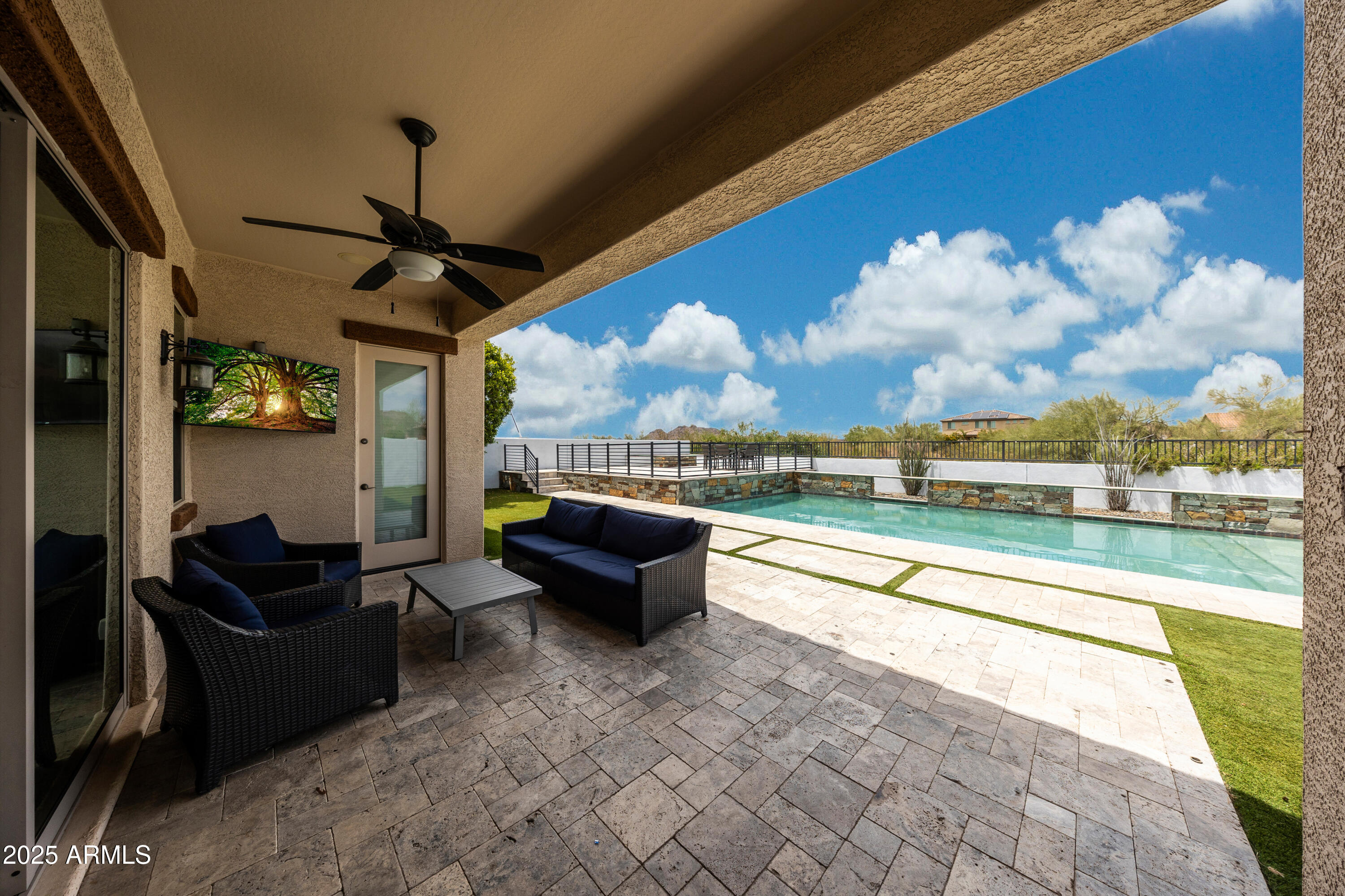7432 W BRONCO Trail