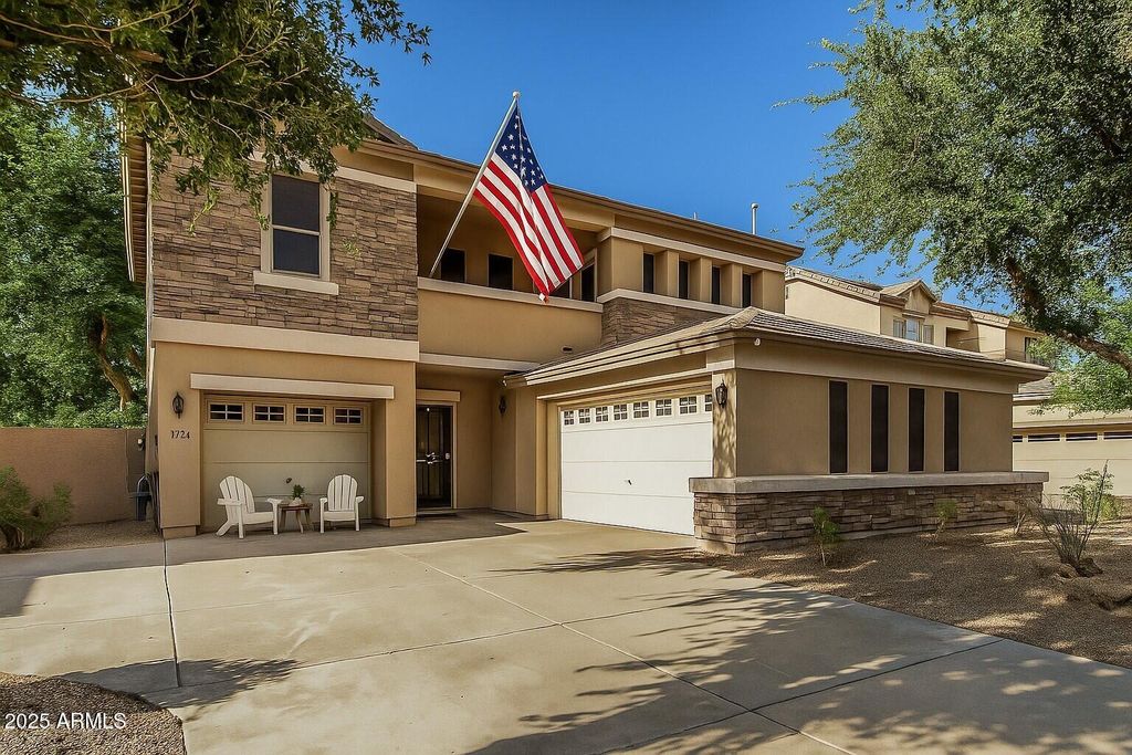 Photo of 3326 E Bluejay Drive, Chandler, AZ 85286 (MLS # 6910083)