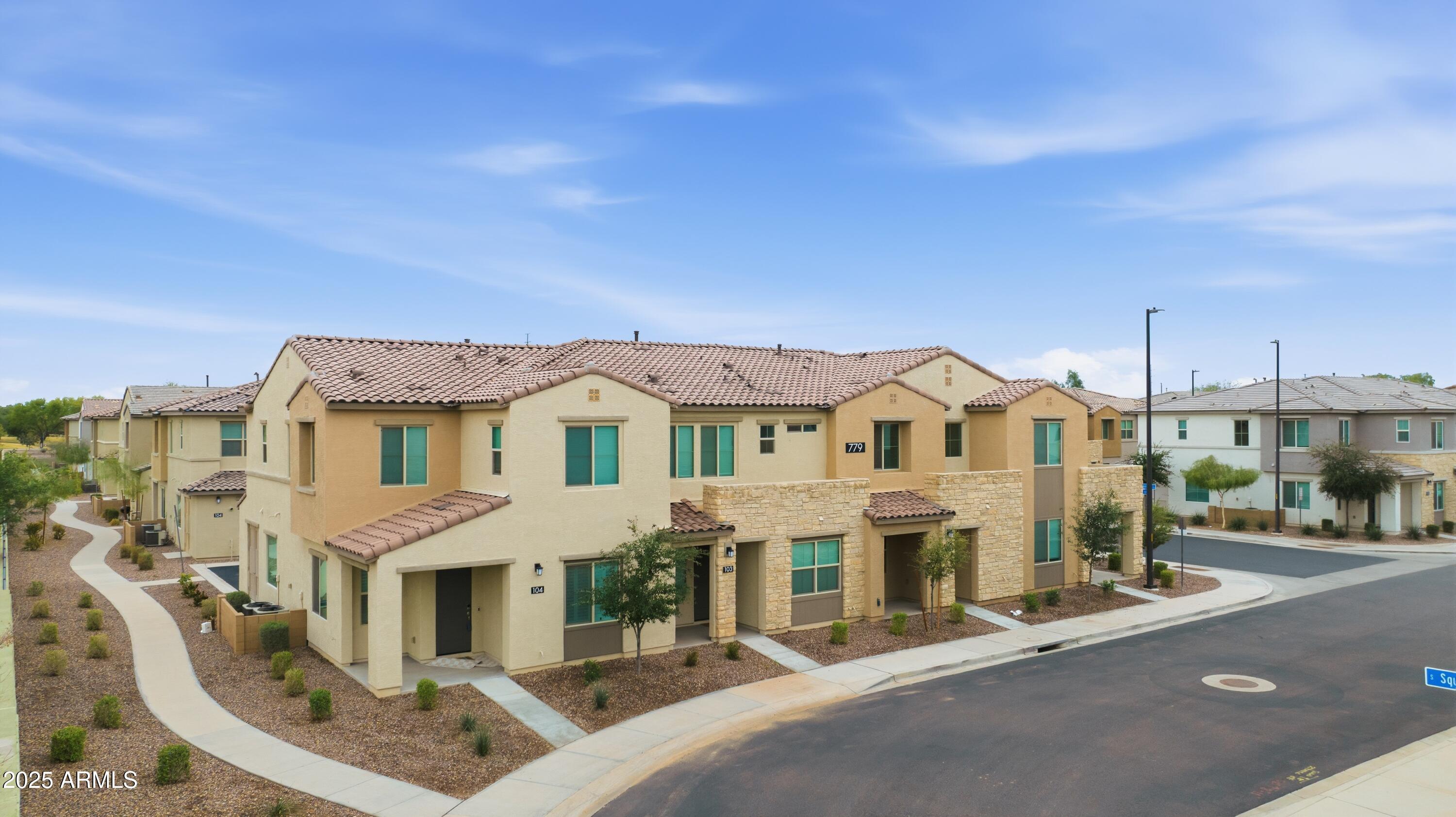 779 E DORAL Avenue 102