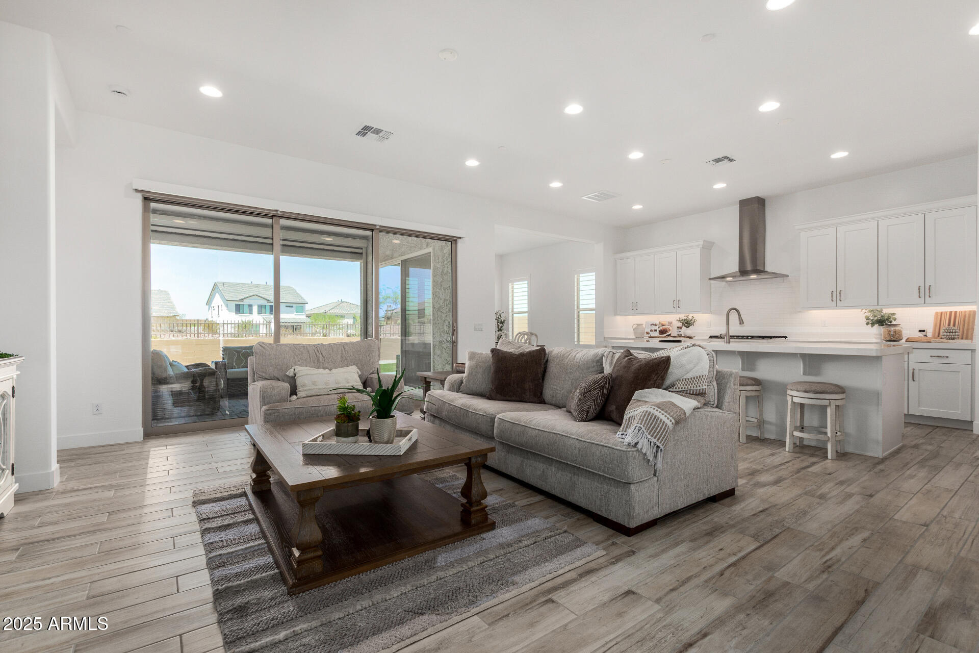 3742 N SHENANDOAH --