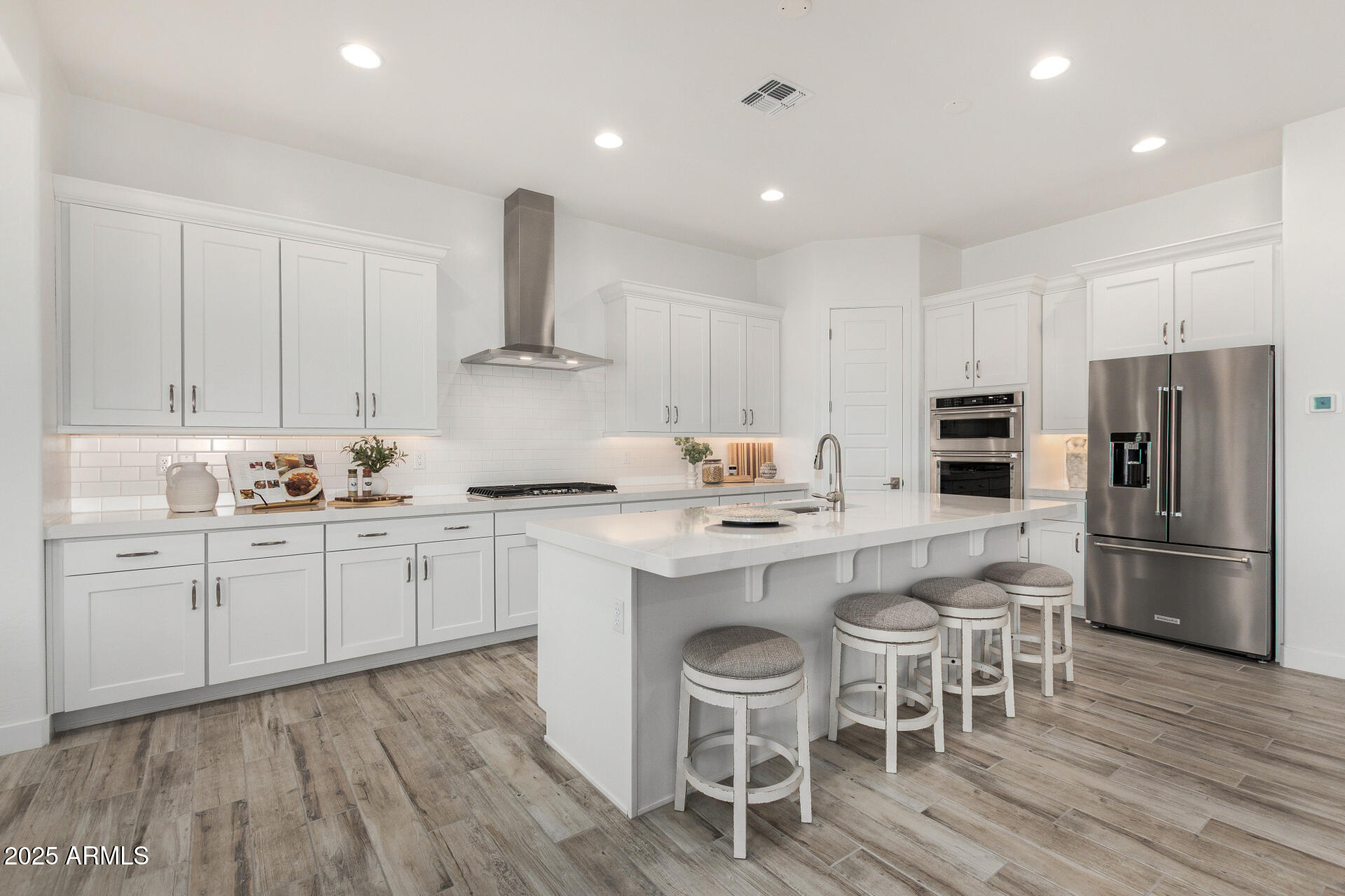 3742 N SHENANDOAH --