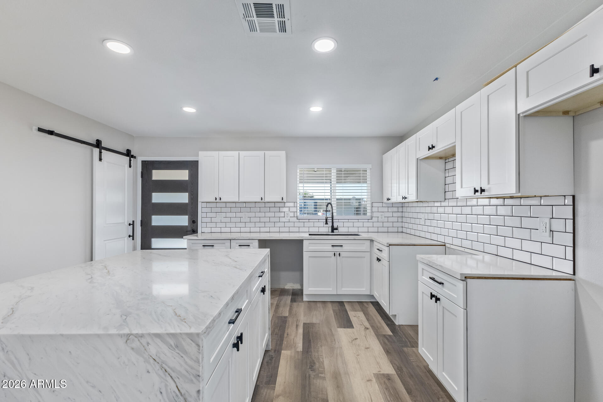 7922 W CLAYTON Drive