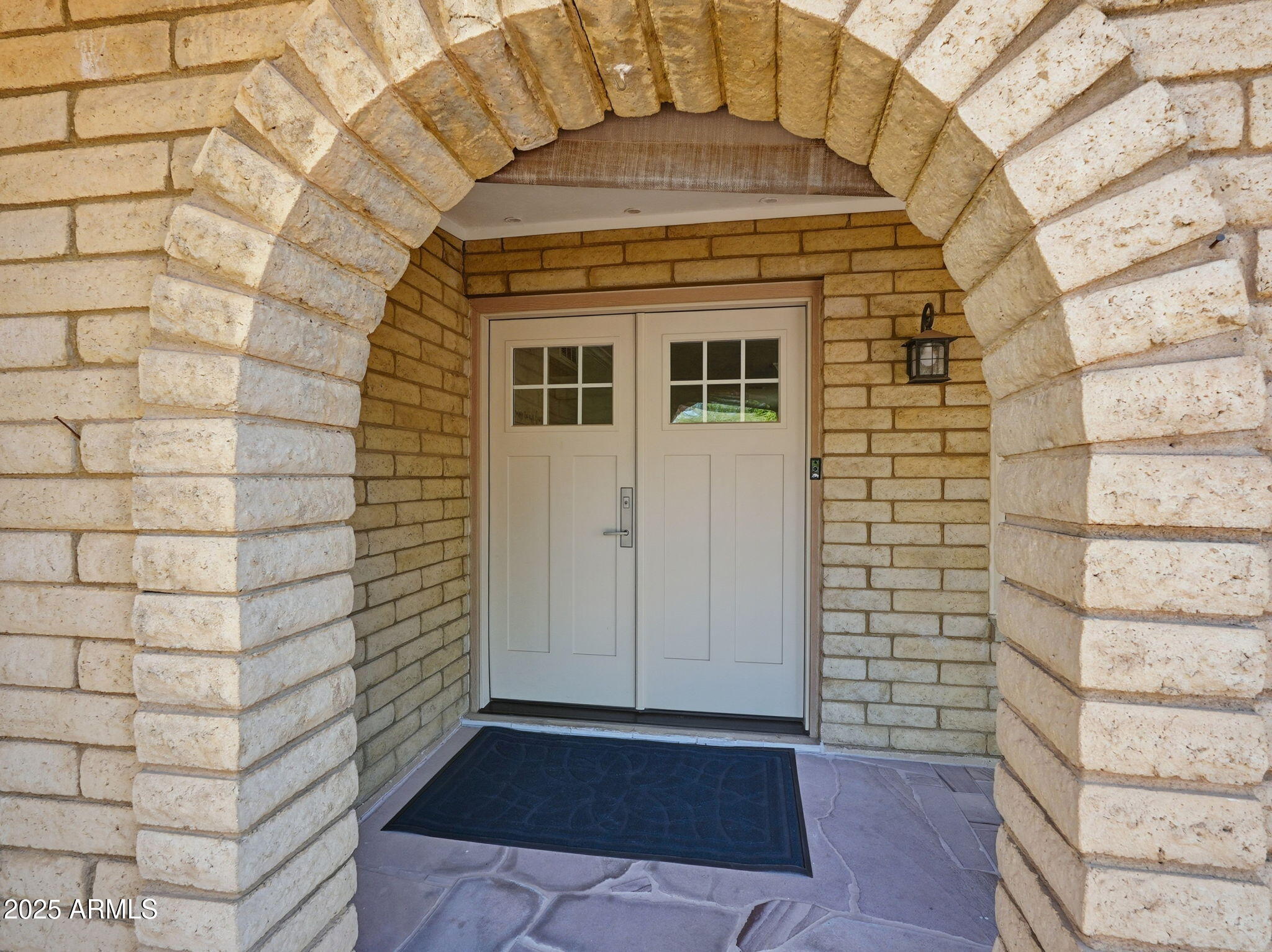 7039 N VIA DE AMIGOS --