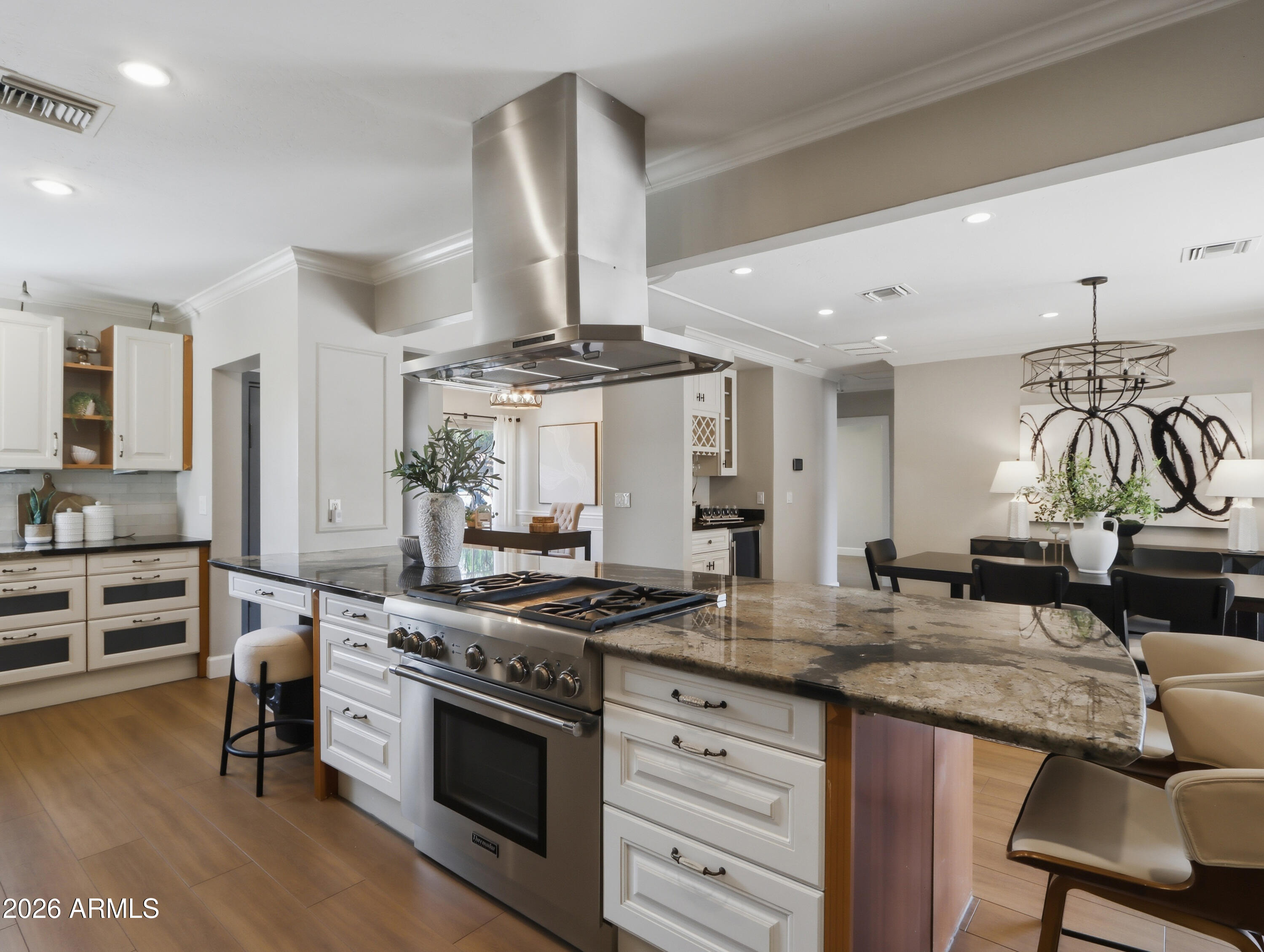 1322 W PALM Lane