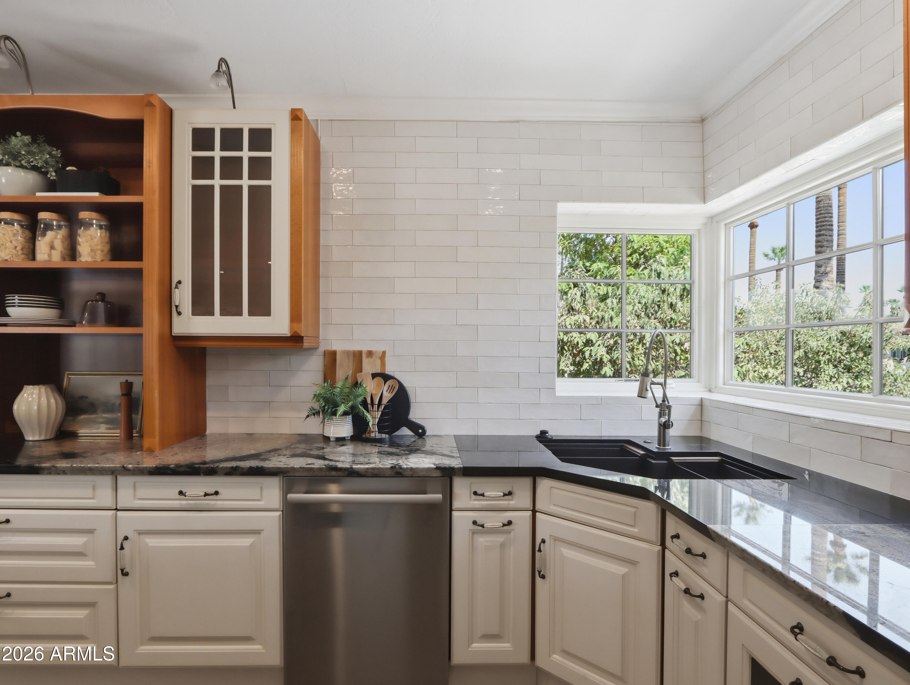 1322 W PALM Lane