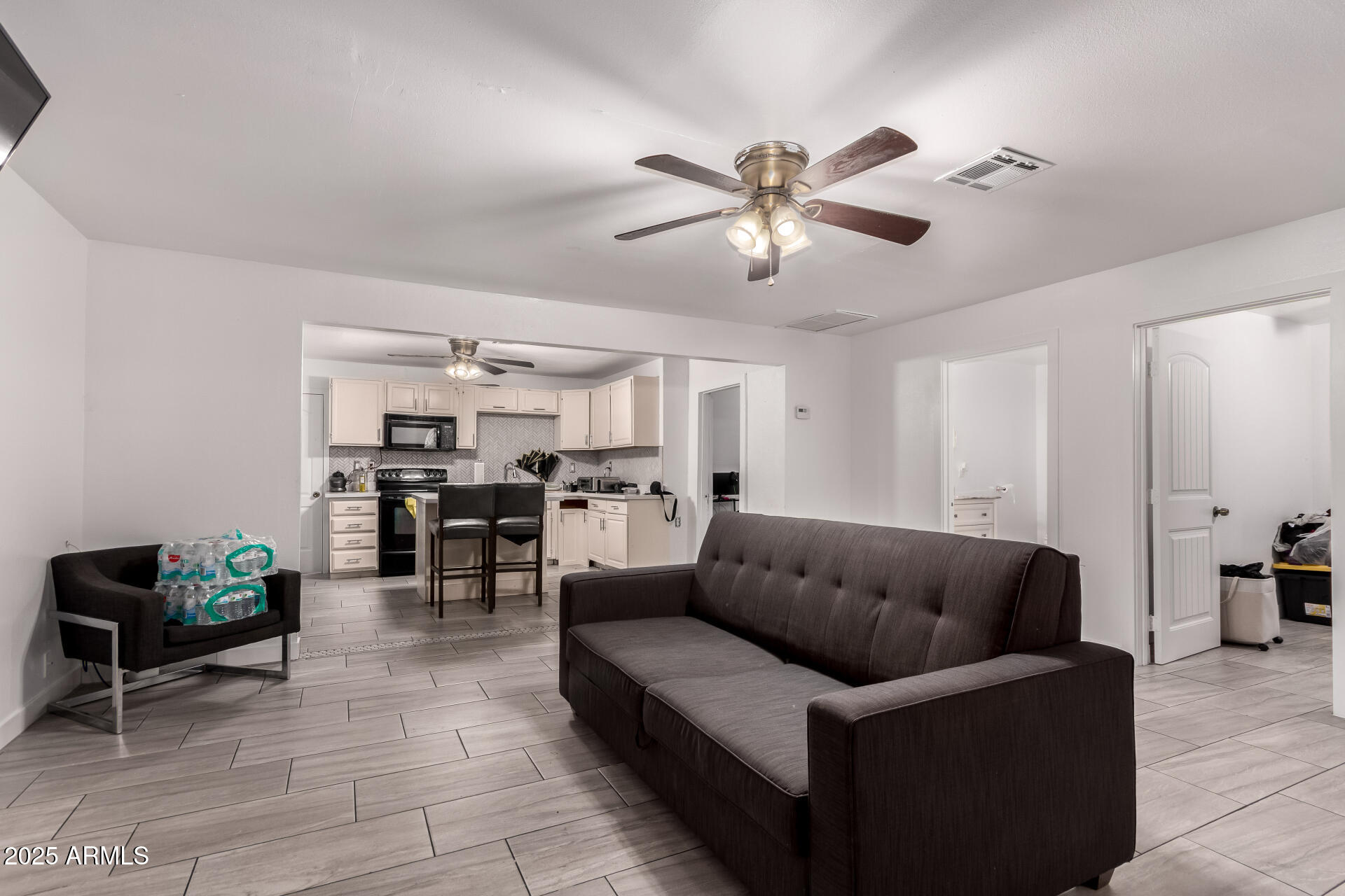 3735 W Moreland Street