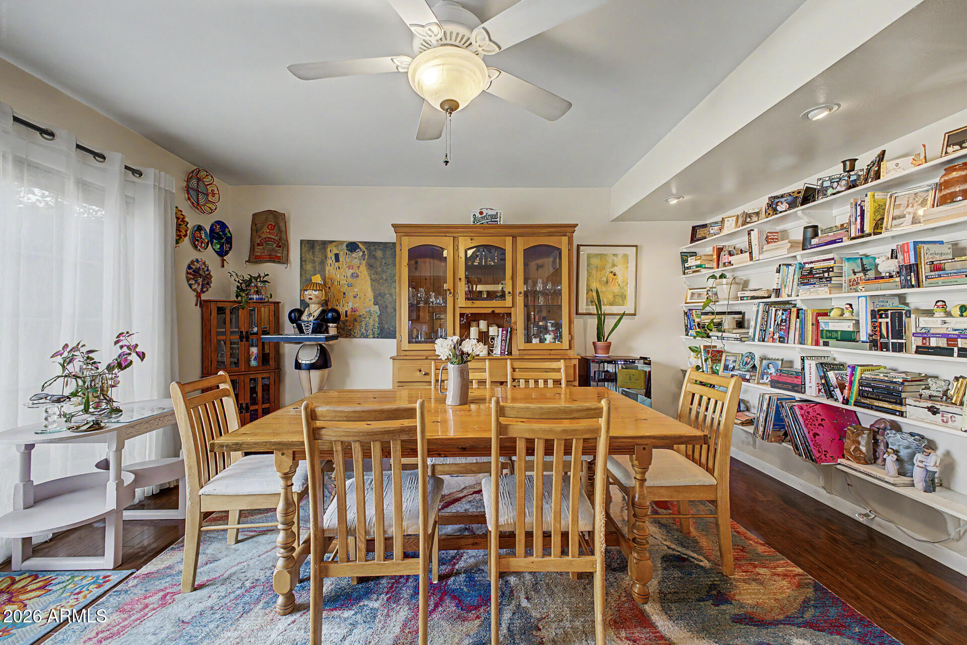 1622 W CAMPBELL Avenue