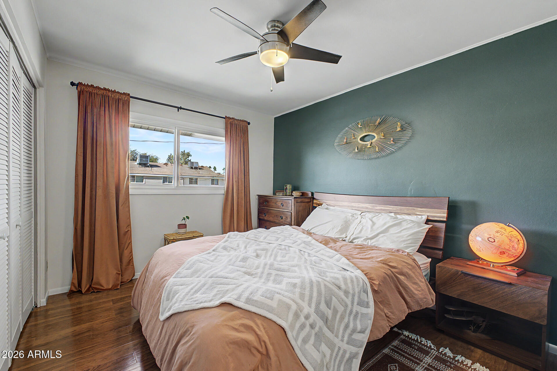 1622 W CAMPBELL Avenue