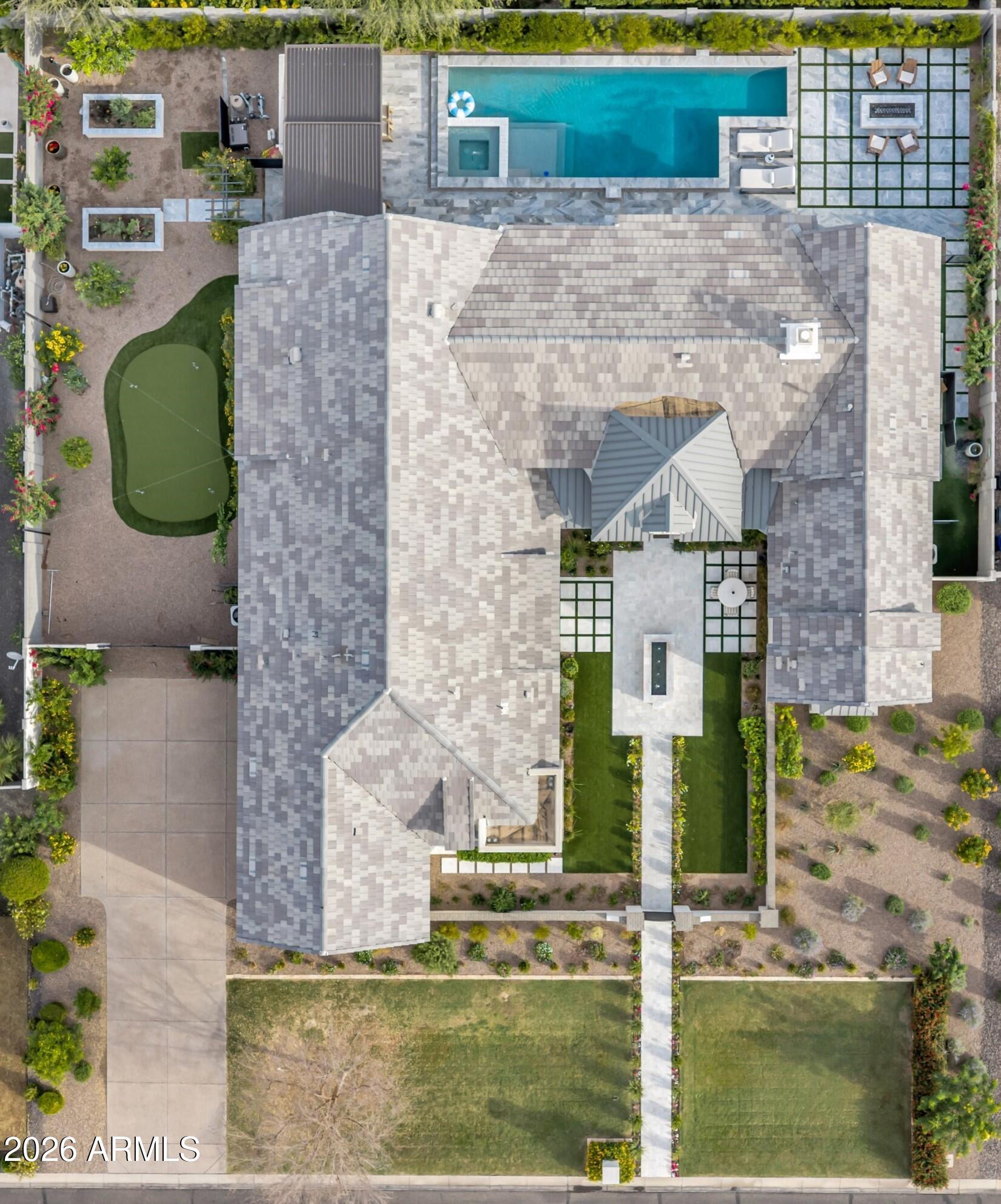2748 E HUMMINGBIRD Way