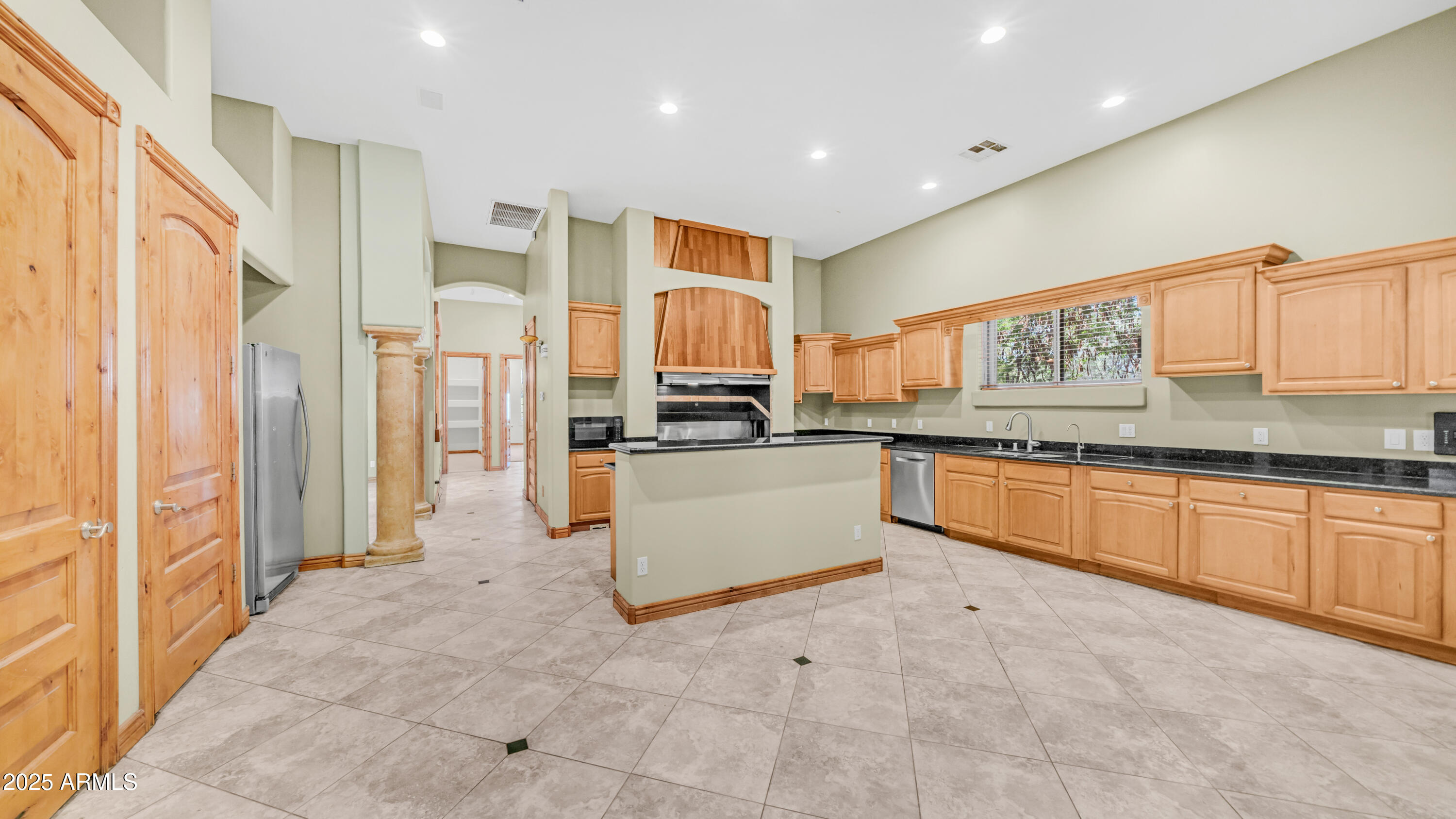 5627 N 83RD Lane