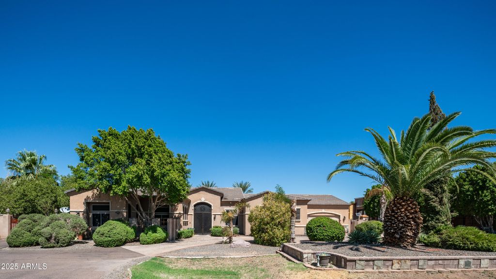 Photo of 5627 N 83rd Lane, Glendale, AZ 85303 (MLS # 6919769)