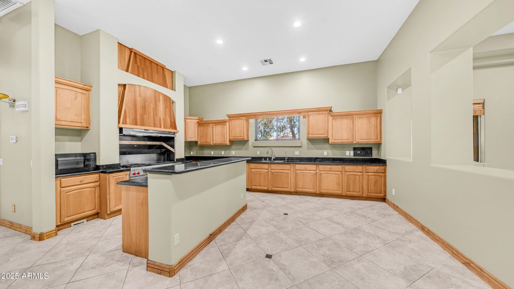 Photo of 5627 N 83rd Lane, Glendale, AZ 85303 (MLS # 6919769)
