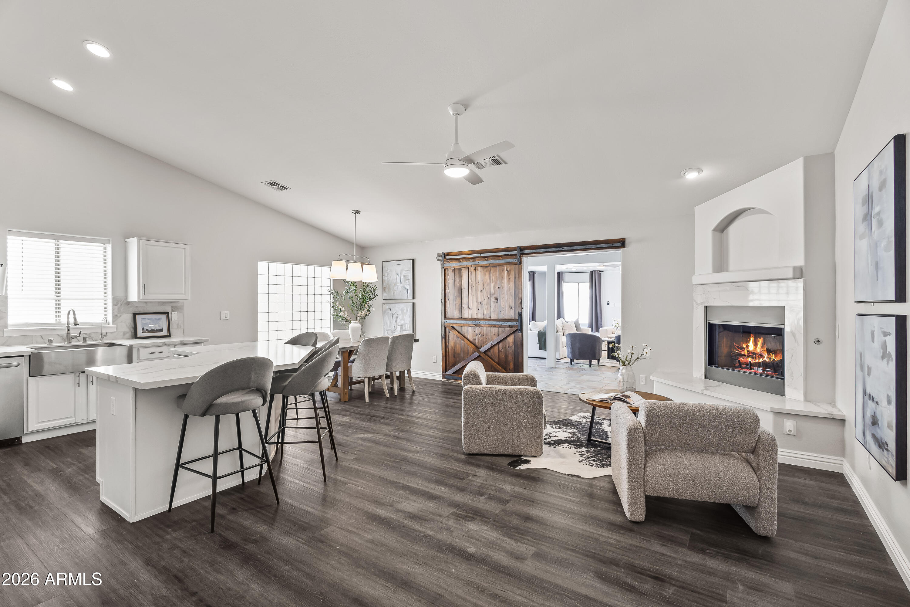 3146 E MONTEROSA Street