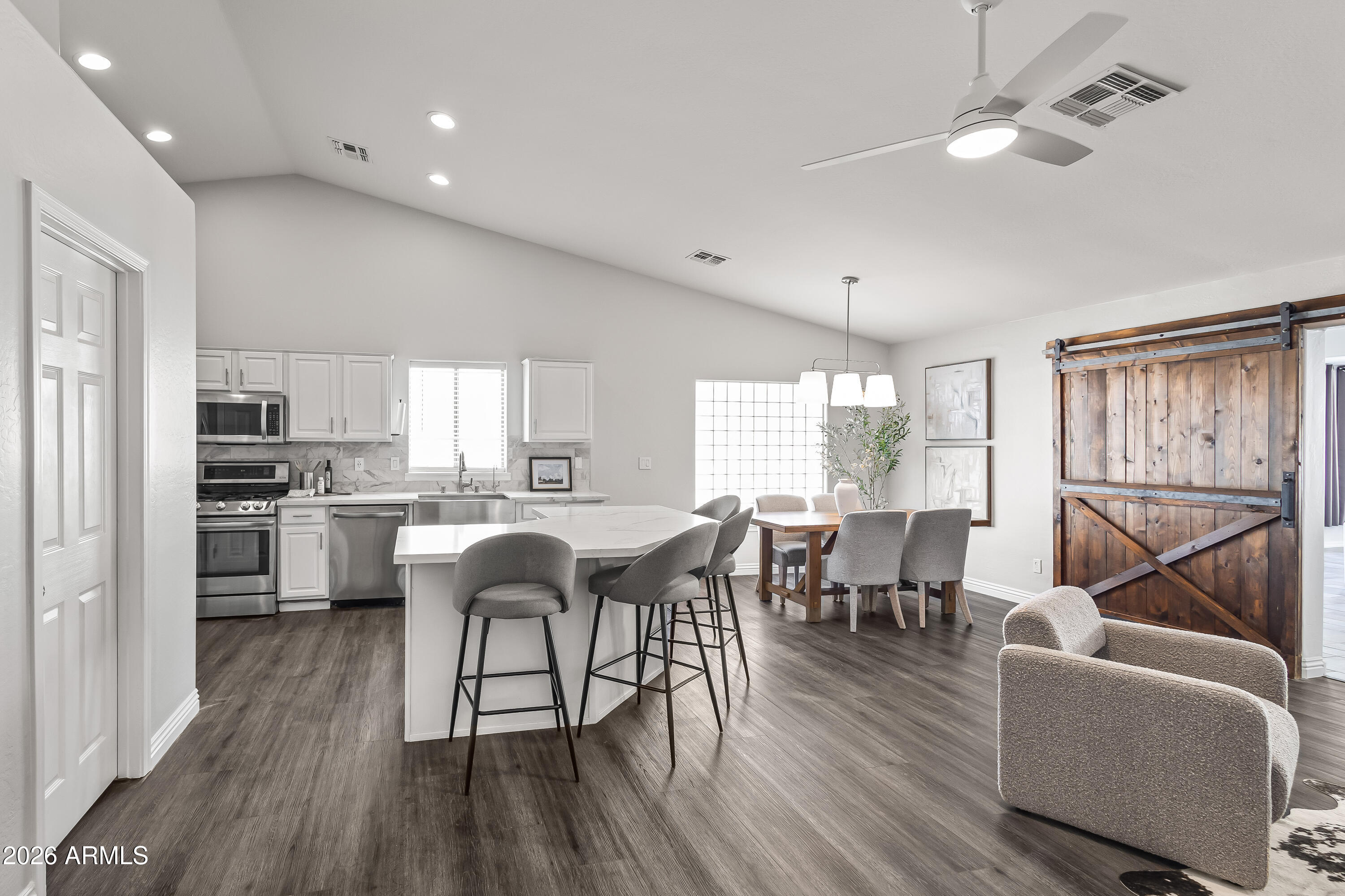 3146 E MONTEROSA Street