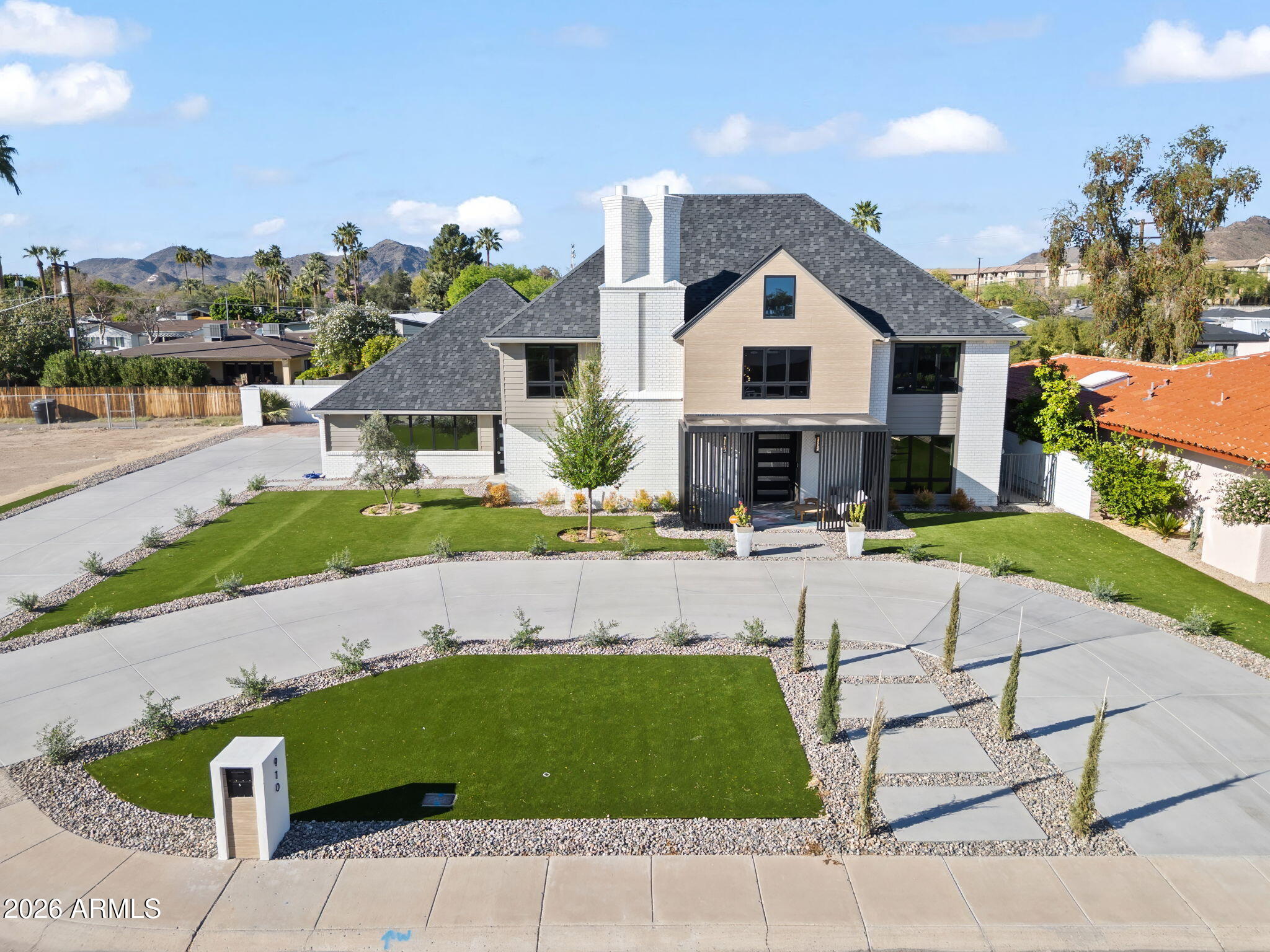 910 E KALER Drive