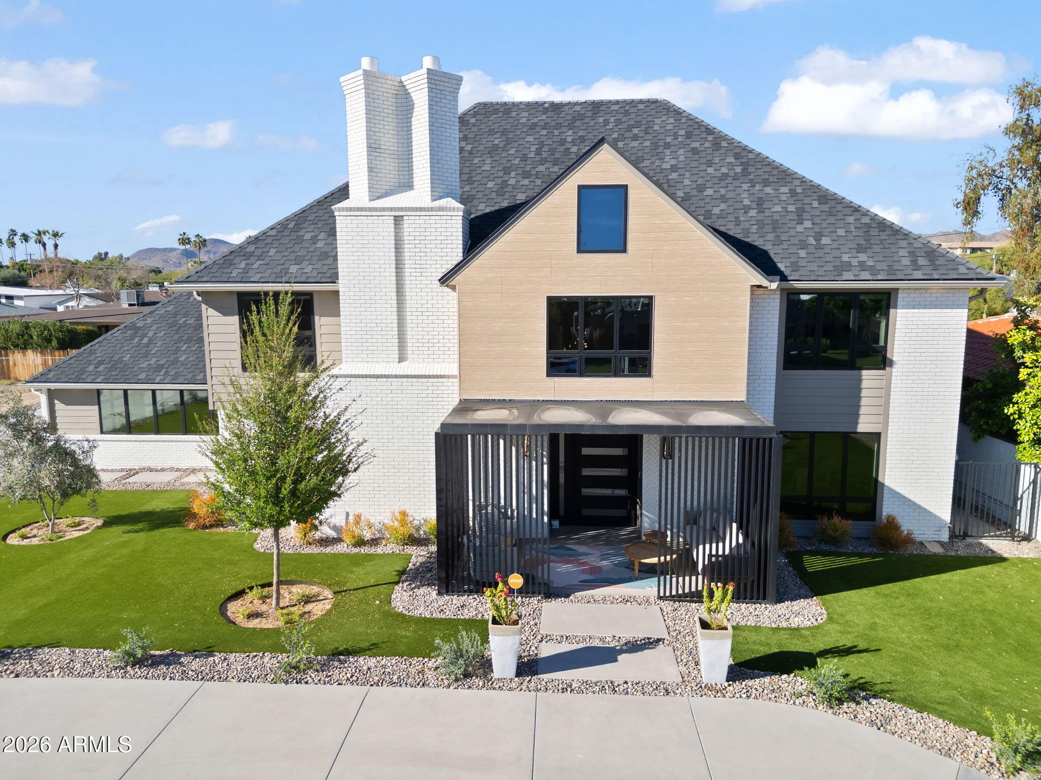 910 E KALER Drive