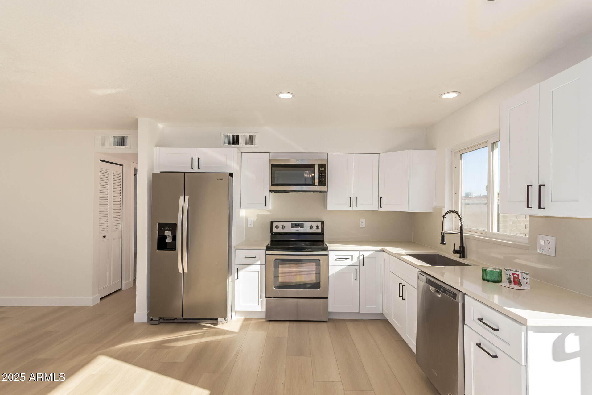 1019 W CORNELL Drive