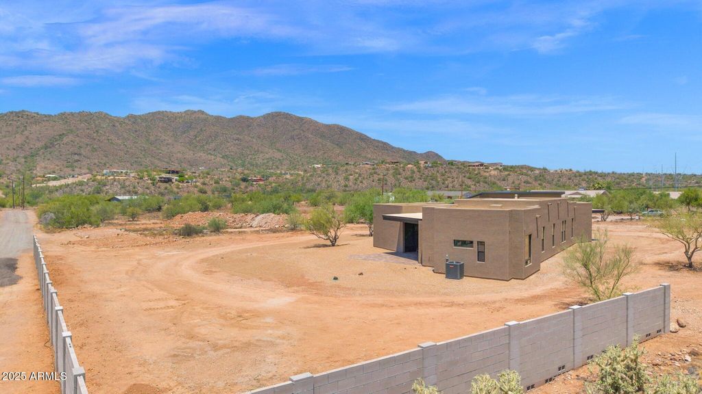 Photo of 553 W Cavalry Road, New River, AZ 85087 (MLS # 6886018)