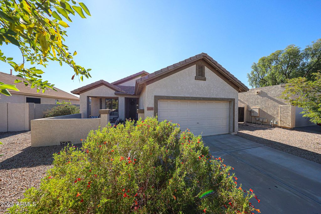 Photo of 2549 S Sunnyvale Avenue, Gilbert, AZ 85295 (MLS # 6924750)