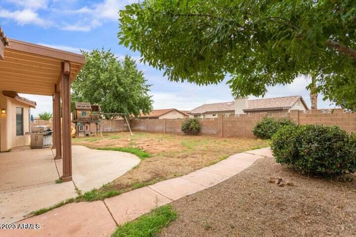 CANYON DE FLORES PHASE 2B - Residential Lease