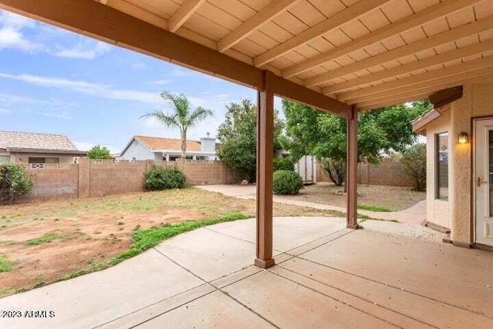 CANYON DE FLORES PHASE 2B - Residential Lease