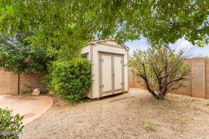 CANYON DE FLORES PHASE 2B - Residential Lease