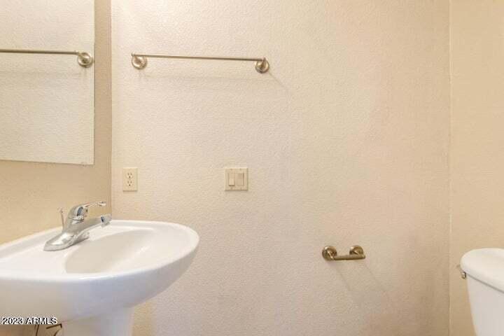 CANYON DE FLORES PHASE 2B - Residential Lease