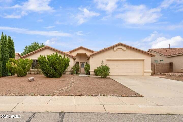 CANYON DE FLORES PHASE 2B - Residential Lease